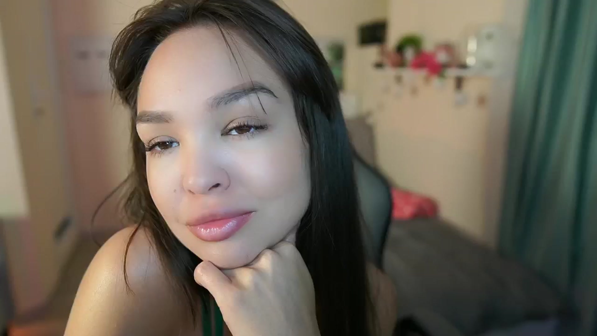 Gallery image thumbnail from Jesse__Jane__'s myfreecams stream on, 05/10/2024, 06:33 image 6 of 20