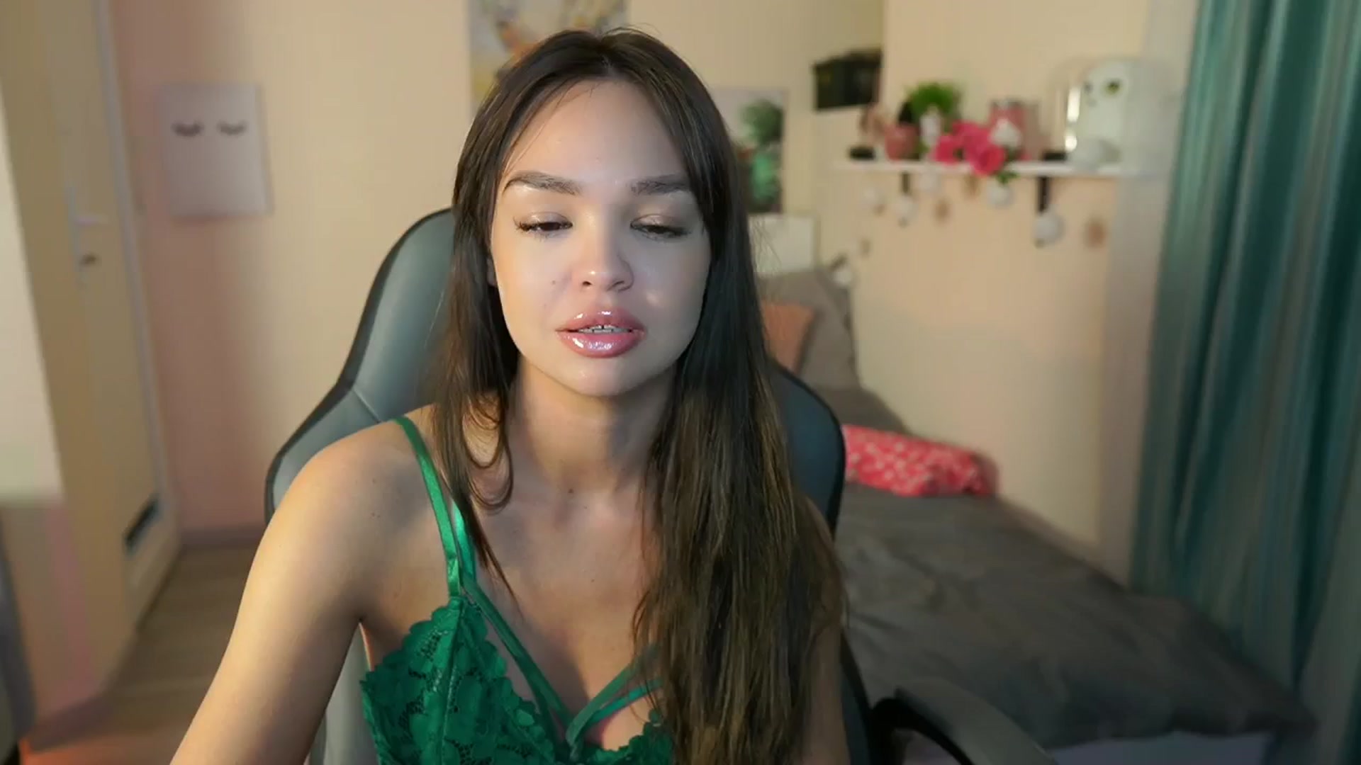 Gallery image thumbnail from Jesse__Jane__'s myfreecams stream on, 05/10/2024, 06:33 image 15 of 20