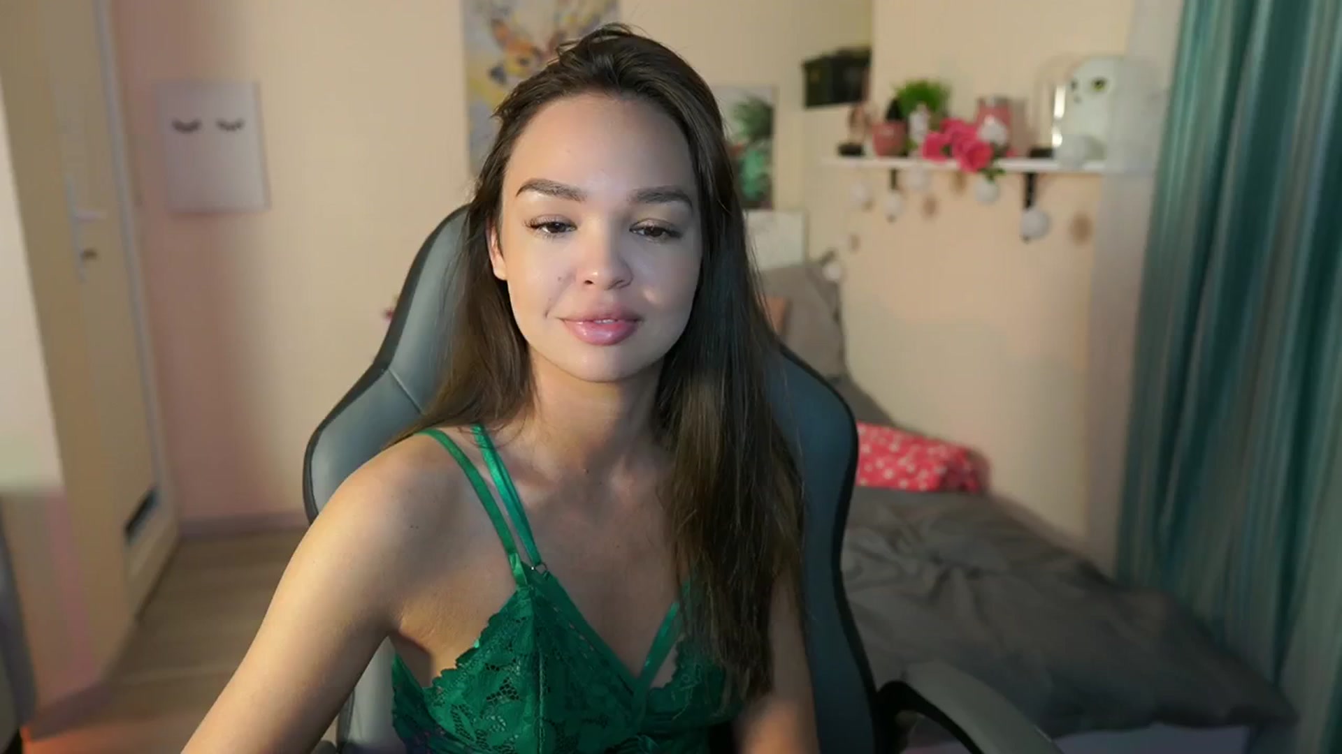 Gallery image thumbnail from Jesse__Jane__'s myfreecams stream on, 05/10/2024, 06:33 image 9 of 20