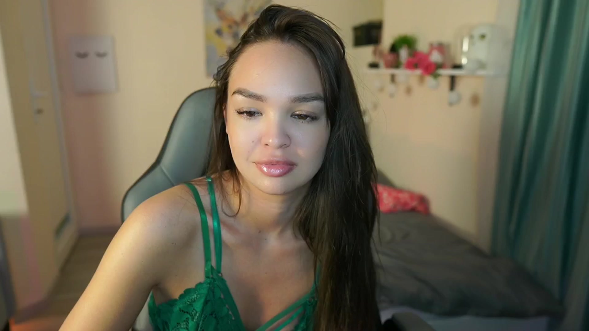 Gallery image thumbnail from Jesse__Jane__'s myfreecams stream on, 05/10/2024, 08:02 image 16 of 20