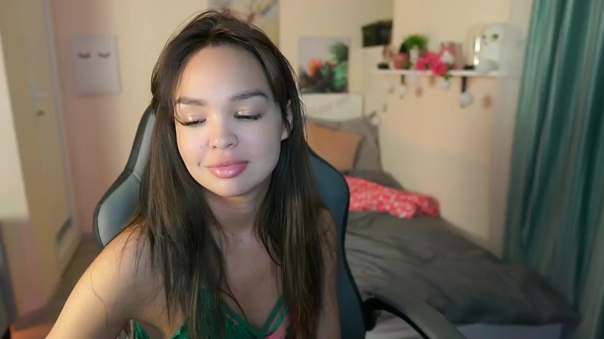 Gallery image thumbnail from Jesse__Jane__'s myfreecams stream on, 05/10/2024, 08:02 image 18 of 20