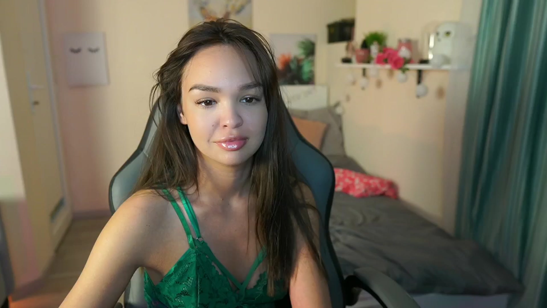 Gallery image thumbnail from Jesse__Jane__'s myfreecams stream on, 05/10/2024, 08:02 image 6 of 20