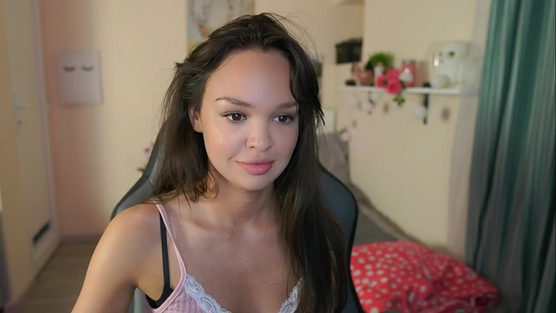 Gallery image thumbnail from Jesse__Jane__'s myfreecams stream on, 05/12/2024, 20:27 image 4 of 20