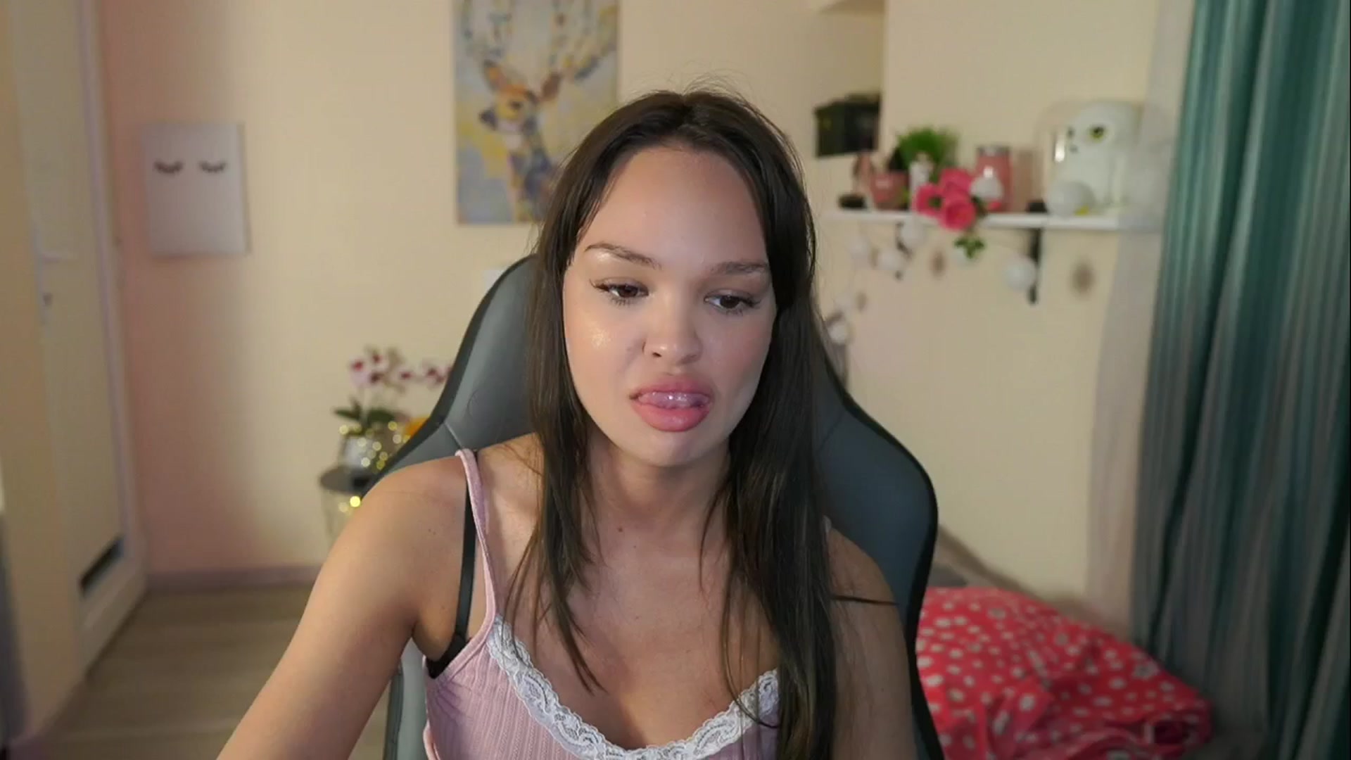 Gallery image thumbnail from Jesse__Jane__'s myfreecams stream on, 05/12/2024, 20:27 image 3 of 20