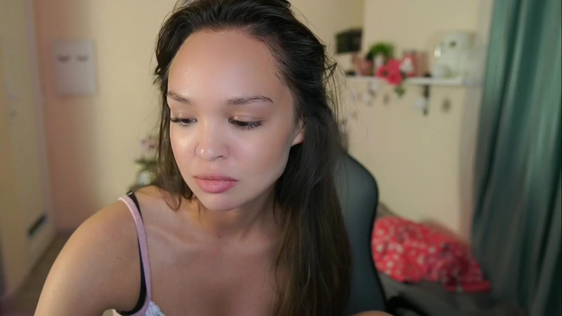 Gallery image thumbnail from Jesse__Jane__'s myfreecams stream on, 05/12/2024, 21:12 image 3 of 20