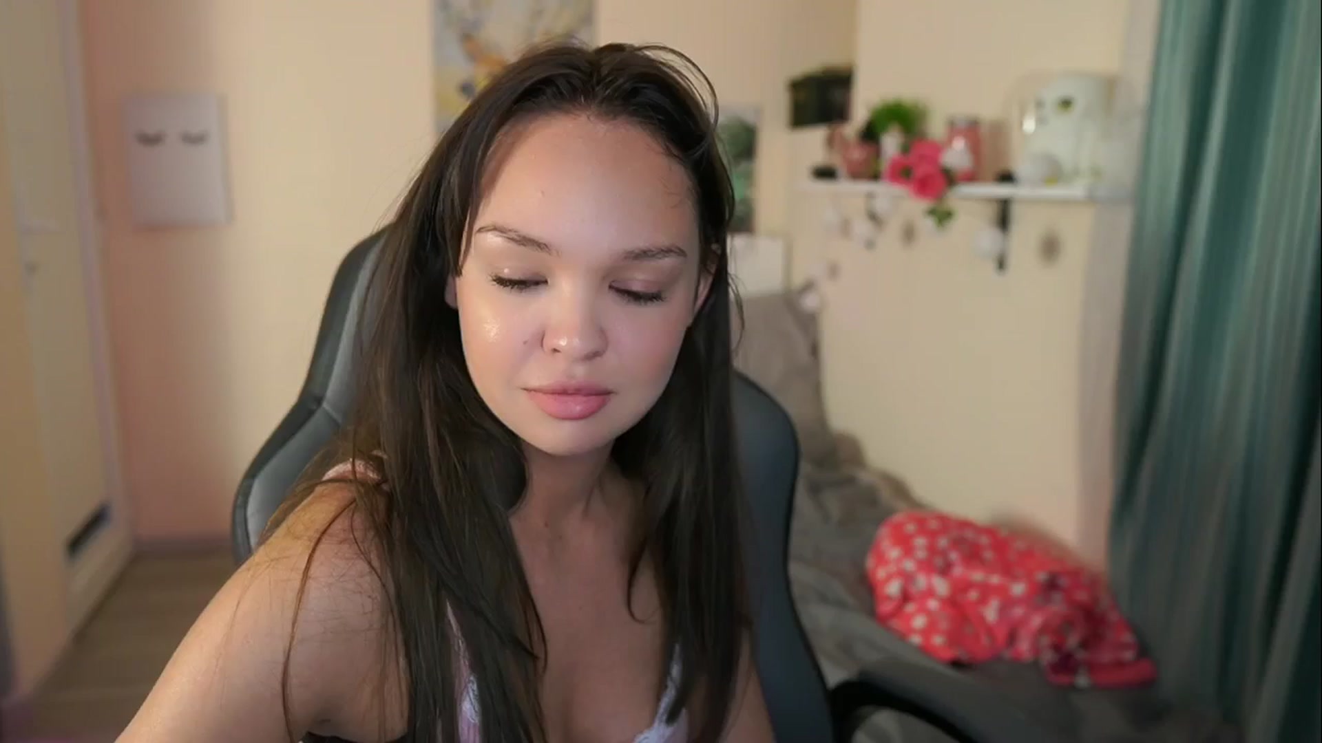 Gallery image thumbnail from Jesse__Jane__'s myfreecams stream on, 05/12/2024, 21:12 image 18 of 20