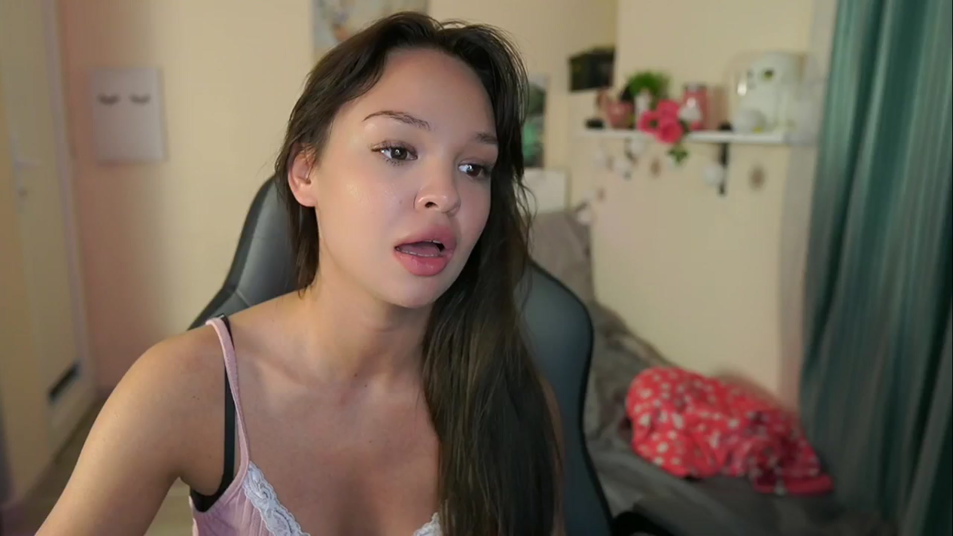 Gallery image thumbnail from Jesse__Jane__'s myfreecams stream on, 05/12/2024, 21:12 image 8 of 20