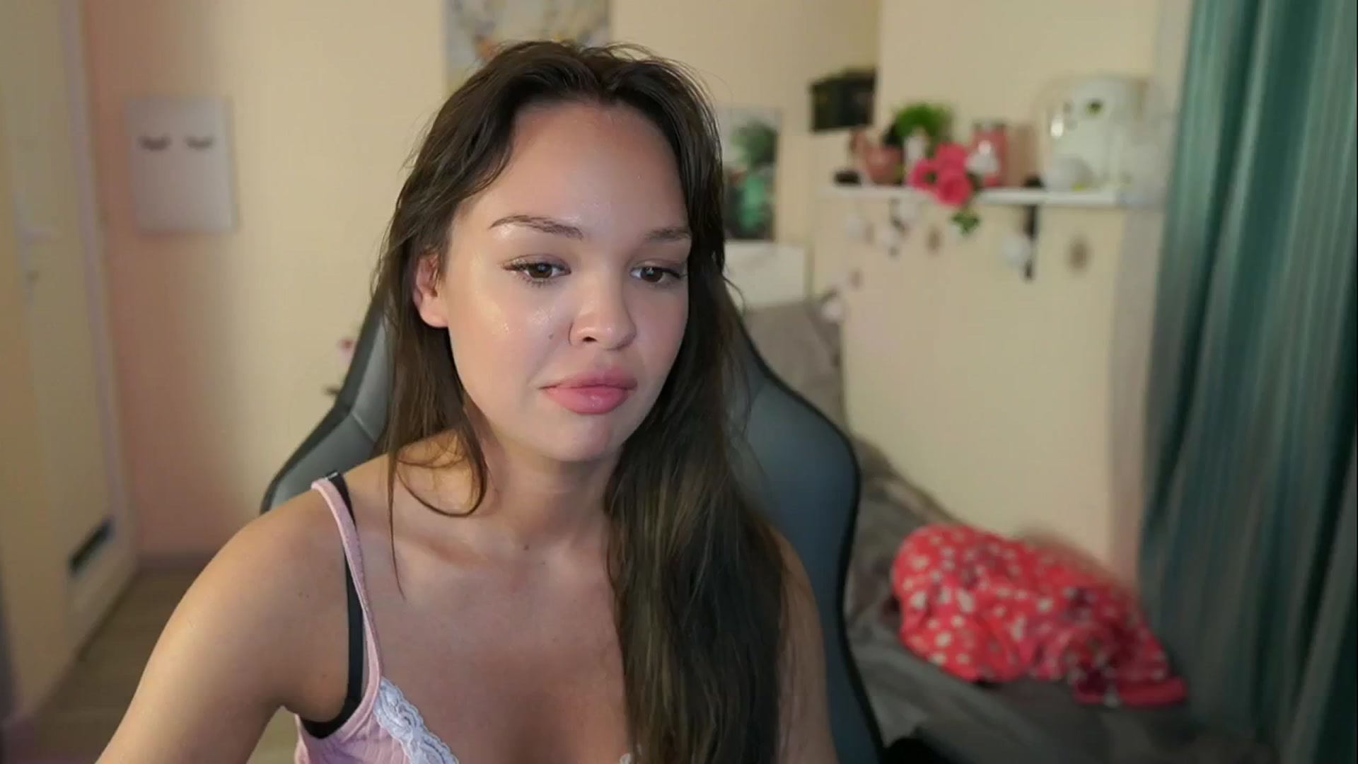 Gallery image thumbnail from Jesse__Jane__'s myfreecams stream on, 05/12/2024, 21:12 image 13 of 20