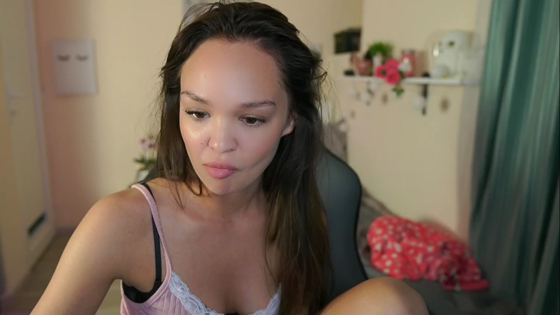 Gallery image thumbnail from Jesse__Jane__'s myfreecams stream on, 05/12/2024, 21:12 image 6 of 20