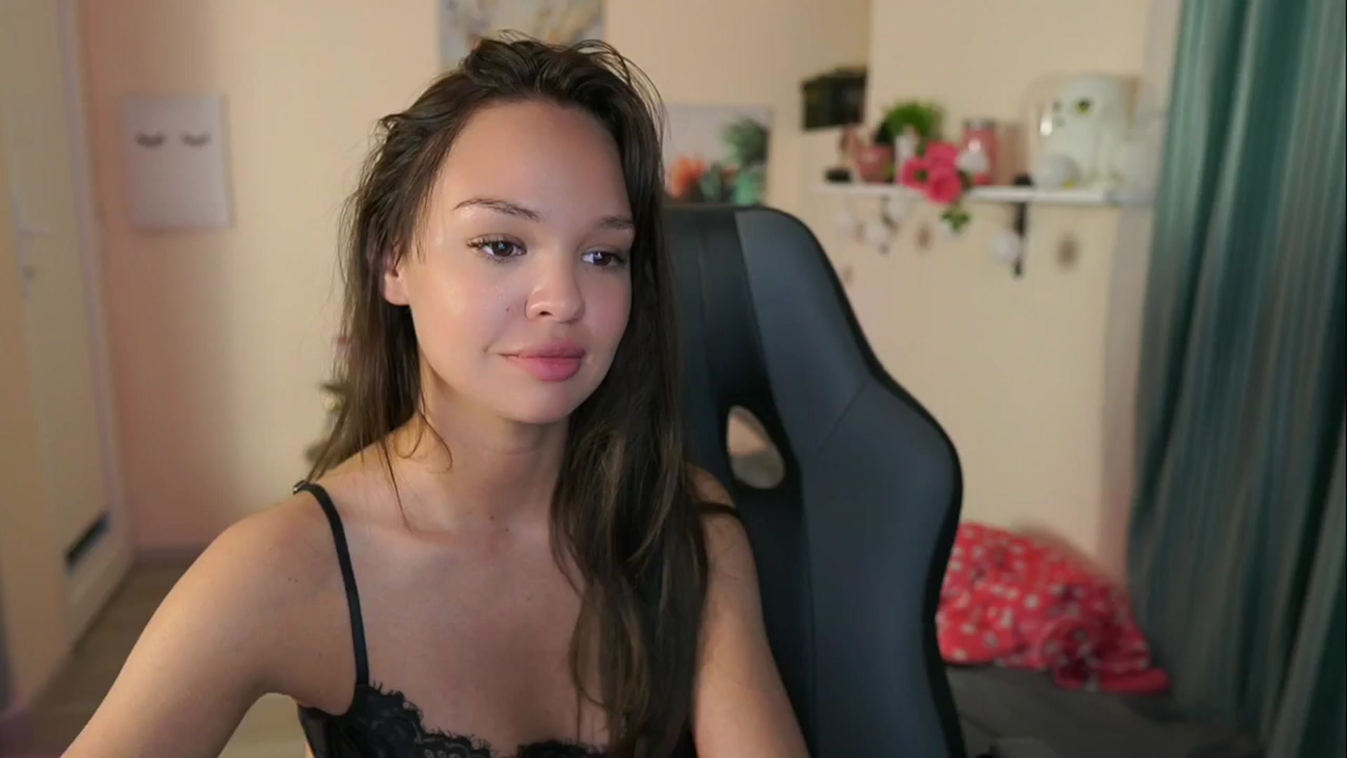 Gallery image thumbnail from Jesse__Jane__'s myfreecams stream on, 05/12/2024, 23:30 image 6 of 20