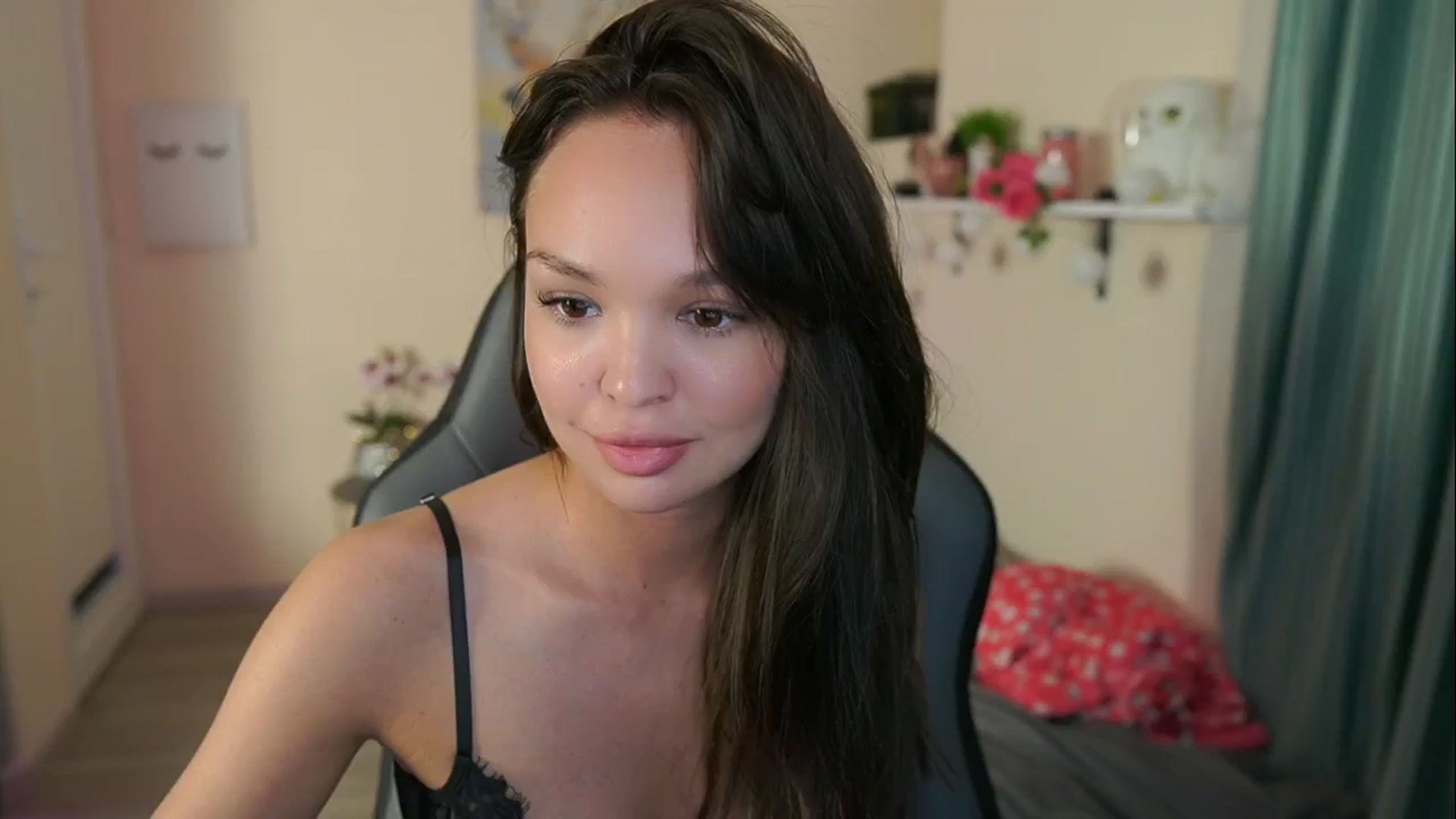 Gallery image thumbnail from Jesse__Jane__'s myfreecams stream on, 05/12/2024, 23:30 image 3 of 20
