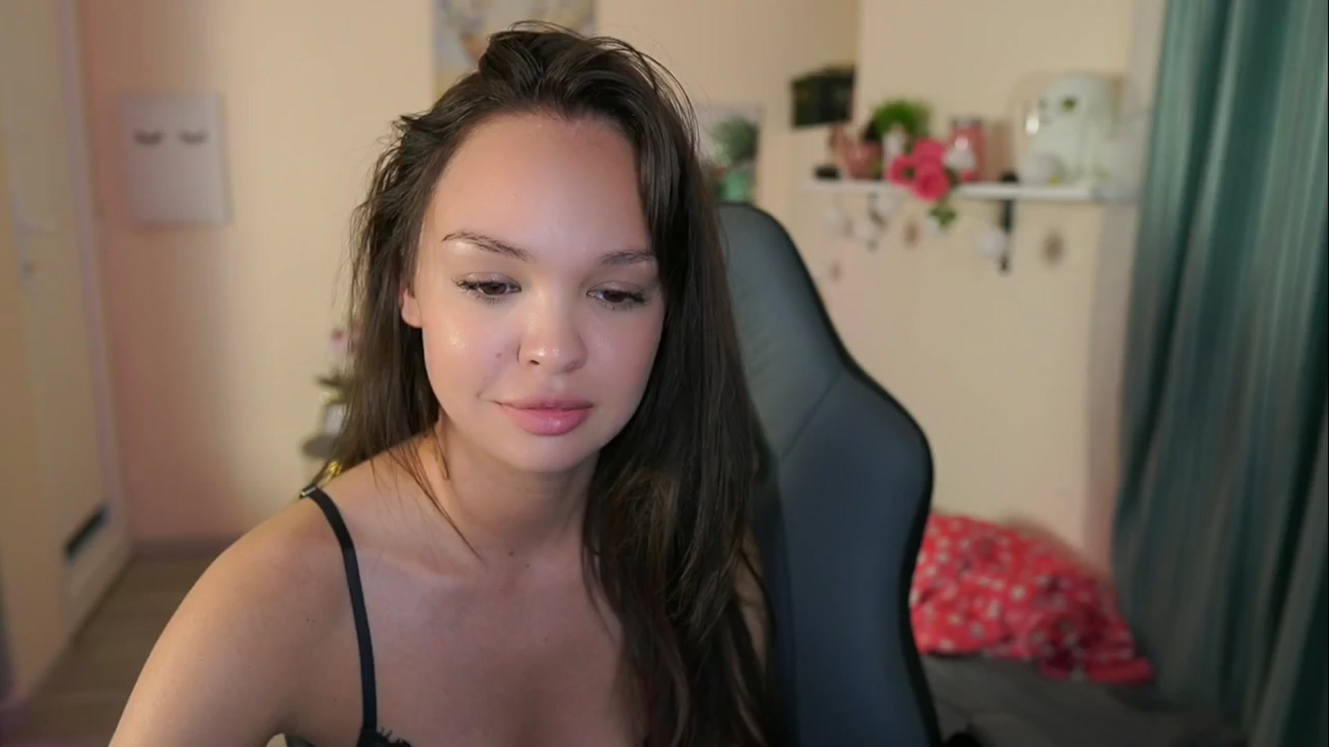 Gallery image thumbnail from Jesse__Jane__'s myfreecams stream on, 05/12/2024, 23:30 image 5 of 20