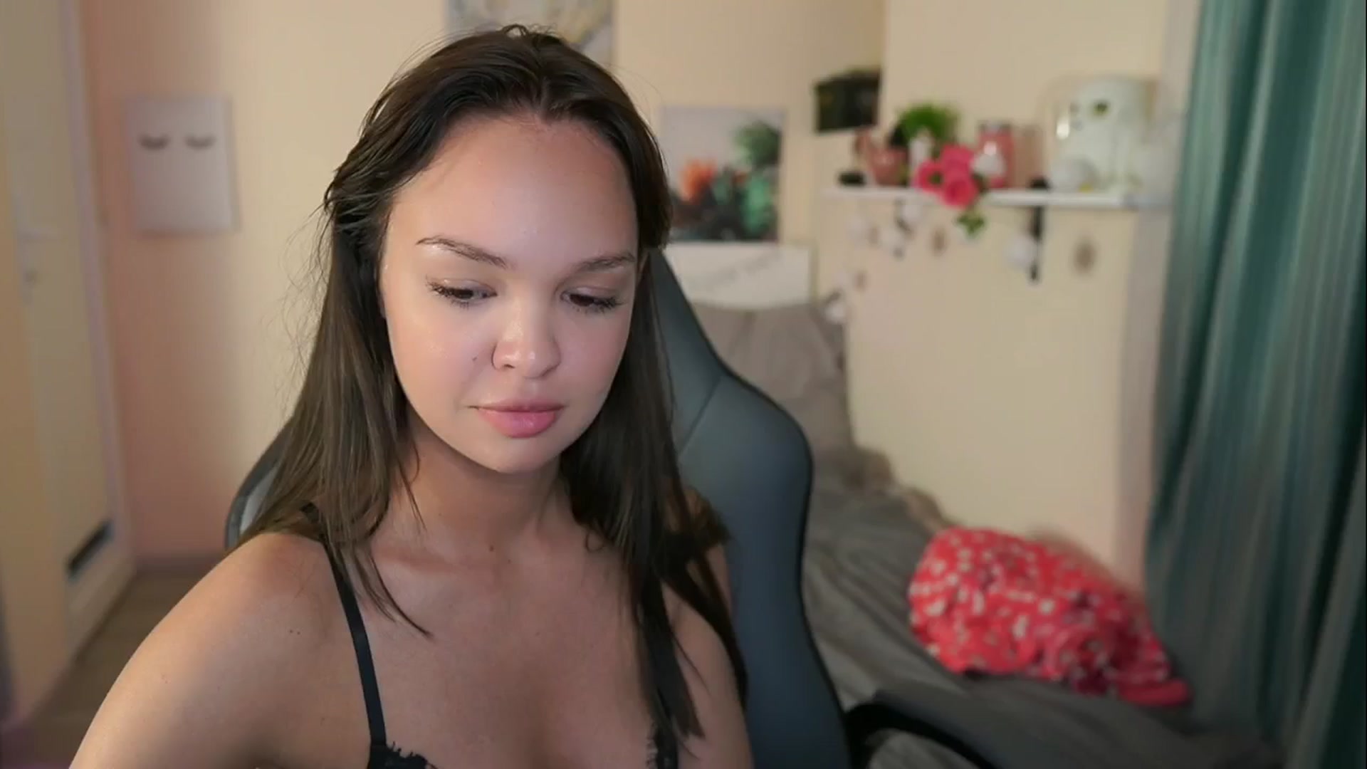 Gallery image thumbnail from Jesse__Jane__'s myfreecams stream on, 05/12/2024, 23:30 image 1 of 20