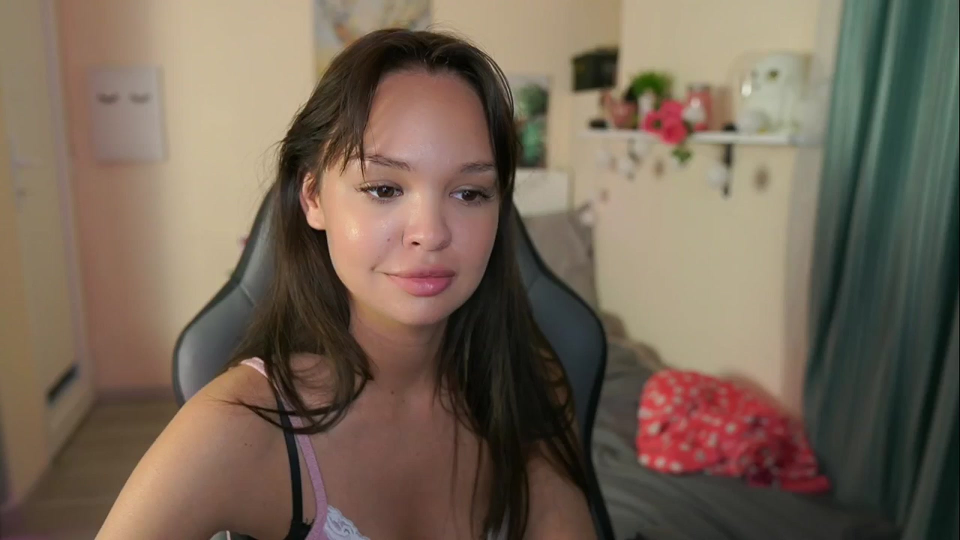 Gallery image thumbnail from Jesse__Jane__'s myfreecams stream on, 05/12/2024, 23:30 image 14 of 20