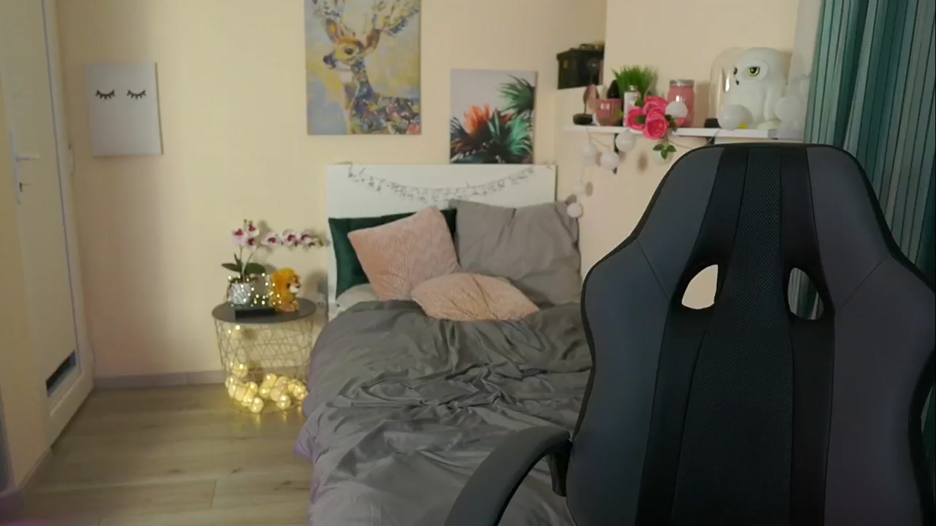 Gallery image thumbnail from Jesse__Jane__'s myfreecams stream on, 05/12/2024, 23:30 image 12 of 20