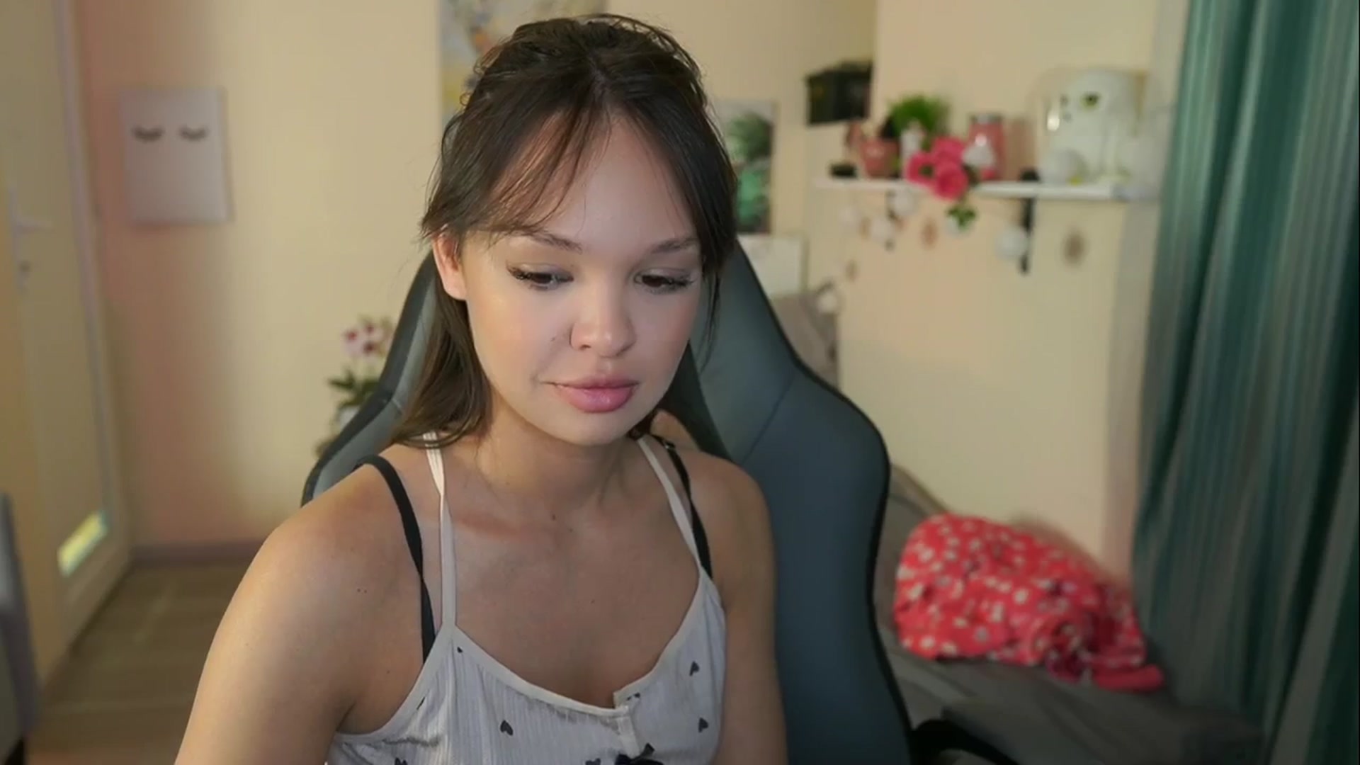 Gallery image thumbnail from Jesse__Jane__'s myfreecams stream on, 05/13/2024, 08:45 image 2 of 20