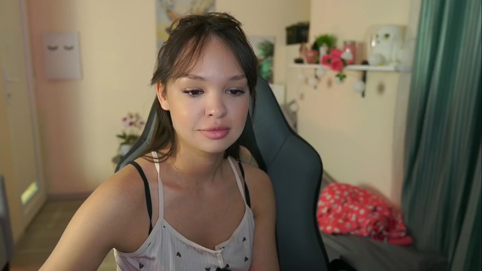 Gallery image thumbnail from Jesse__Jane__'s myfreecams stream on, 05/13/2024, 08:45 image 4 of 20