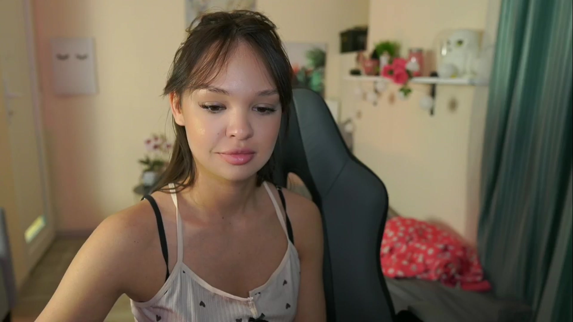 Gallery image thumbnail from Jesse__Jane__'s myfreecams stream on, 05/13/2024, 08:45 image 3 of 20