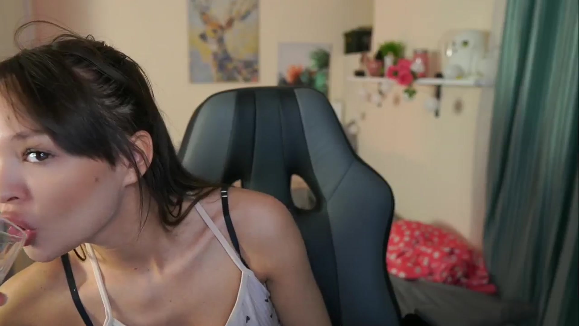 Gallery image thumbnail from Jesse__Jane__'s myfreecams stream on, 05/13/2024, 08:45 image 17 of 20