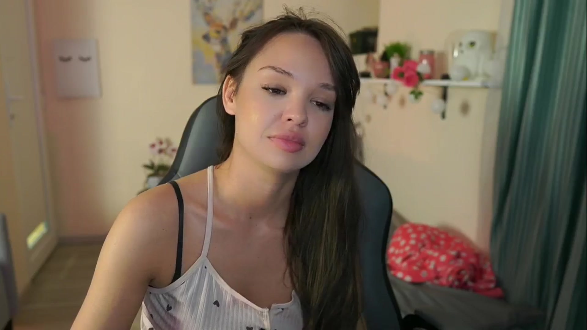 Gallery image thumbnail from Jesse__Jane__'s myfreecams stream on, 05/13/2024, 08:45 image 20 of 20