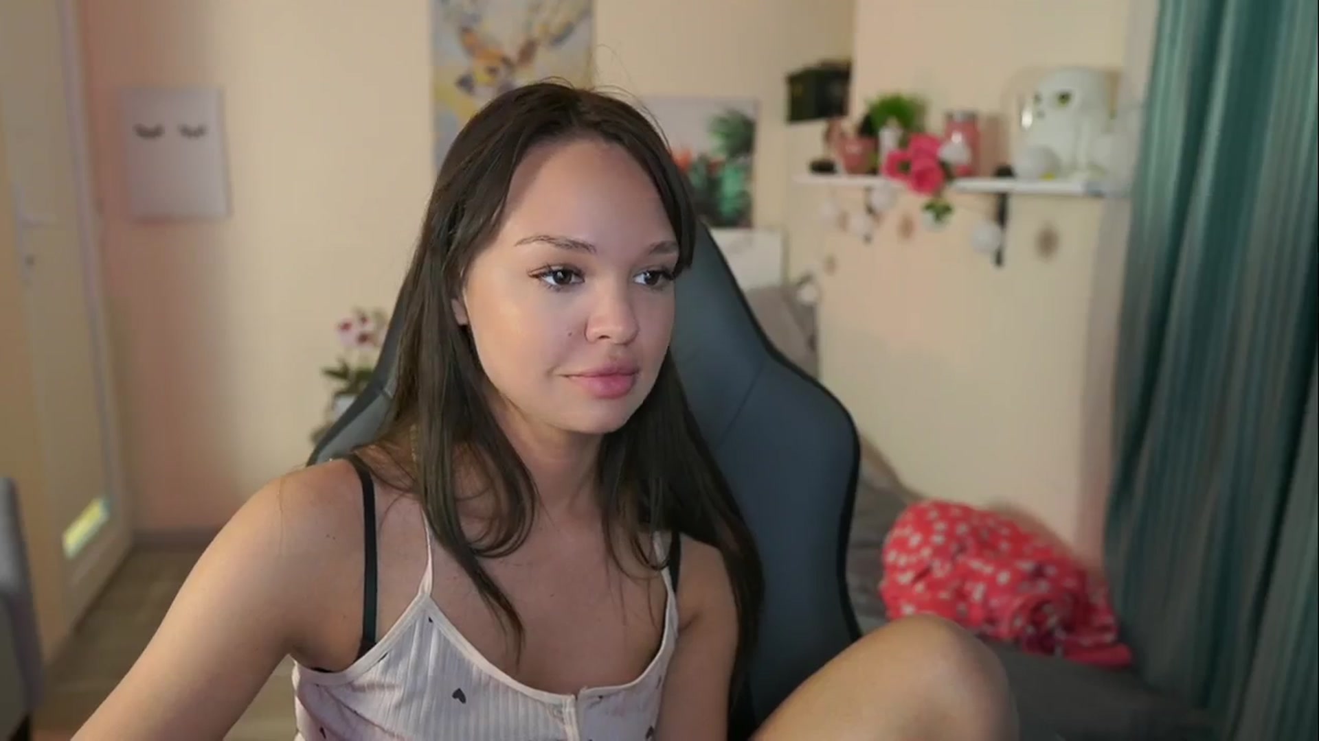 Gallery image thumbnail from Jesse__Jane__'s myfreecams stream on, 05/13/2024, 10:39 image 12 of 20