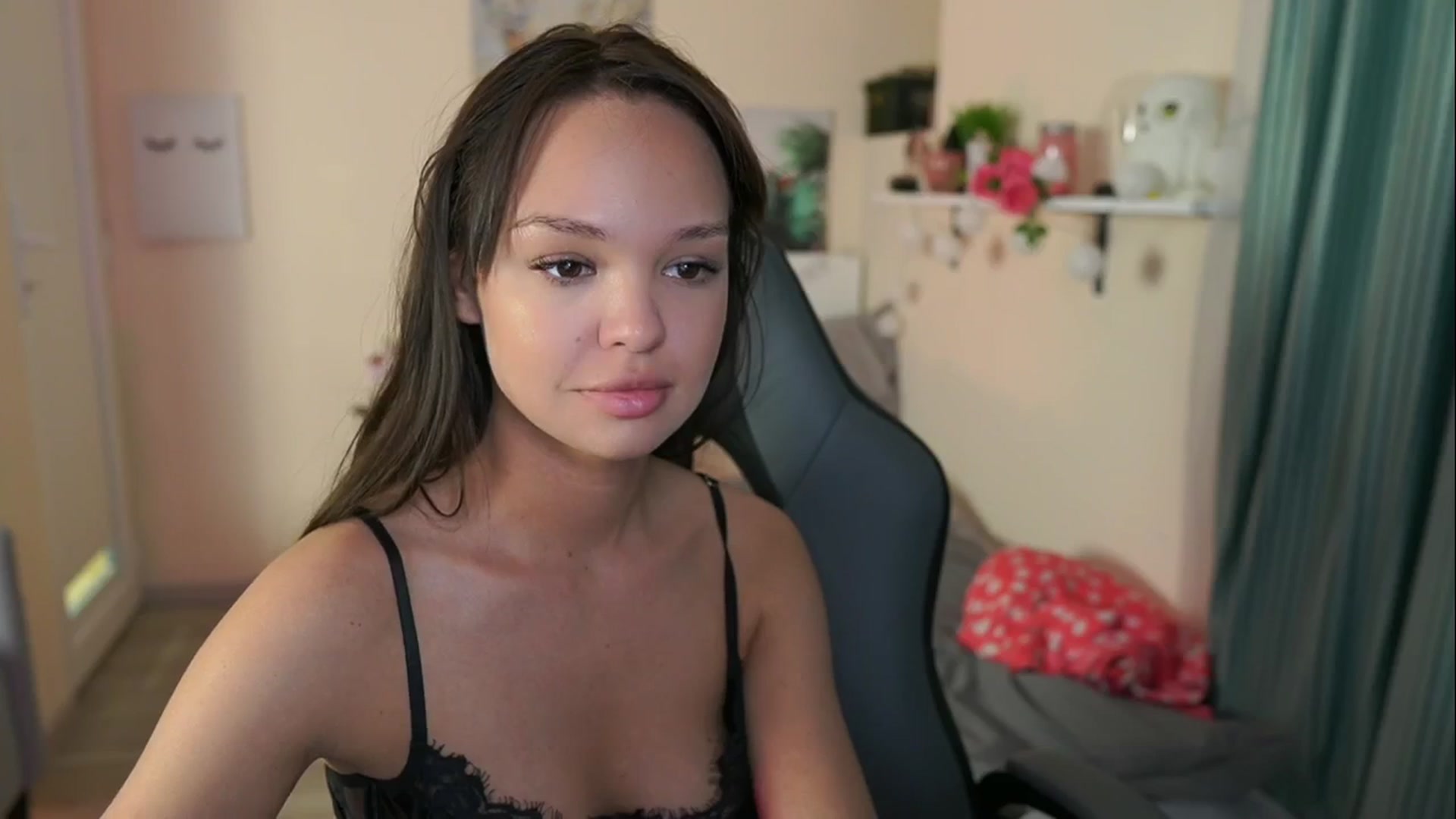 Gallery image thumbnail from Jesse__Jane__'s myfreecams stream on, 05/13/2024, 10:39 image 19 of 20