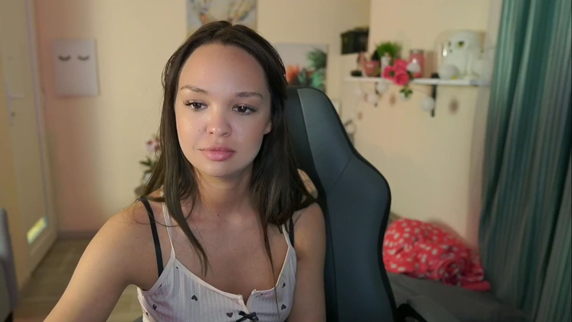 Gallery image thumbnail from Jesse__Jane__'s myfreecams stream on, 05/13/2024, 10:39 image 8 of 20
