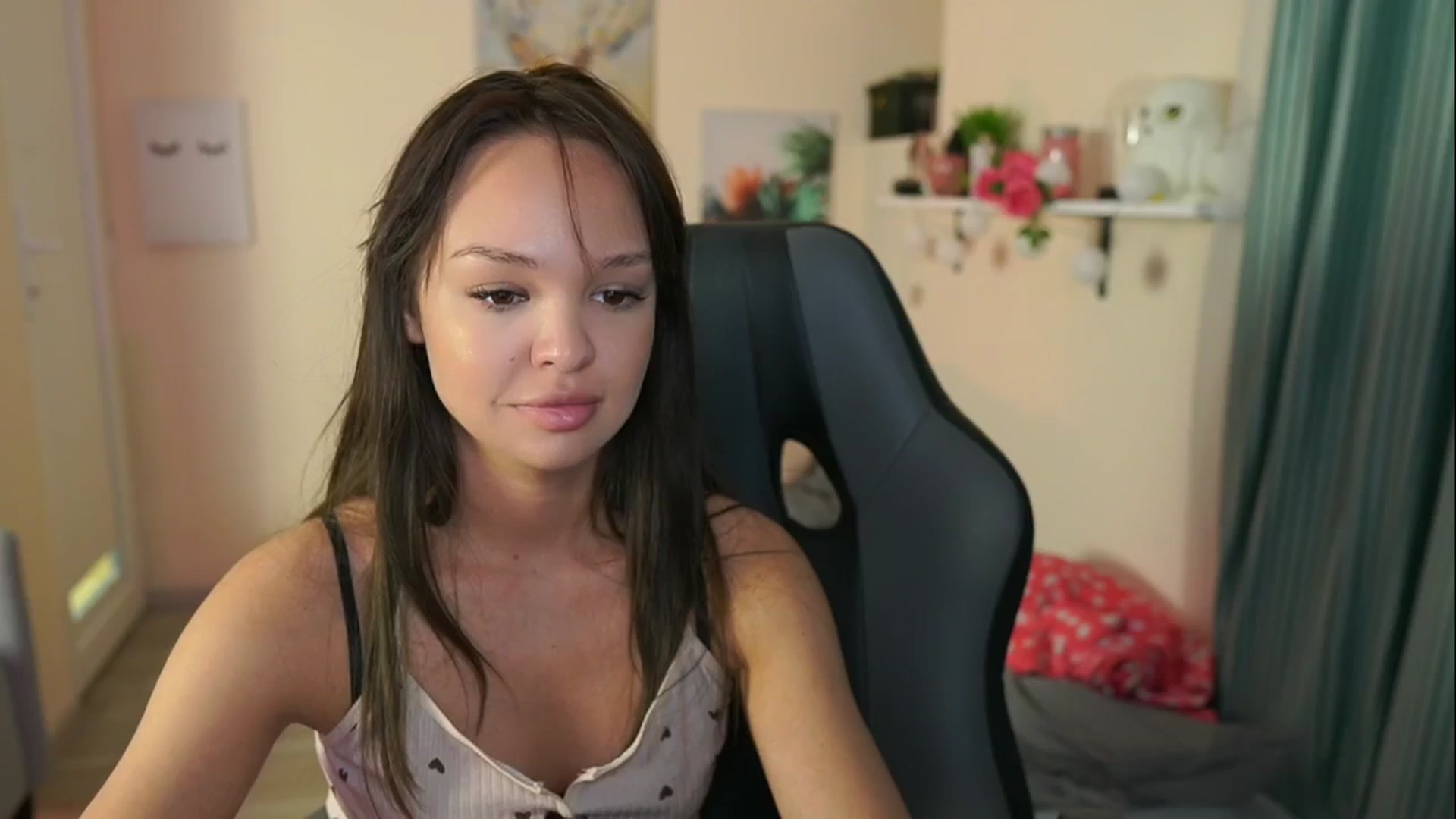 Gallery image thumbnail from Jesse__Jane__'s myfreecams stream on, 05/13/2024, 10:39 image 17 of 20