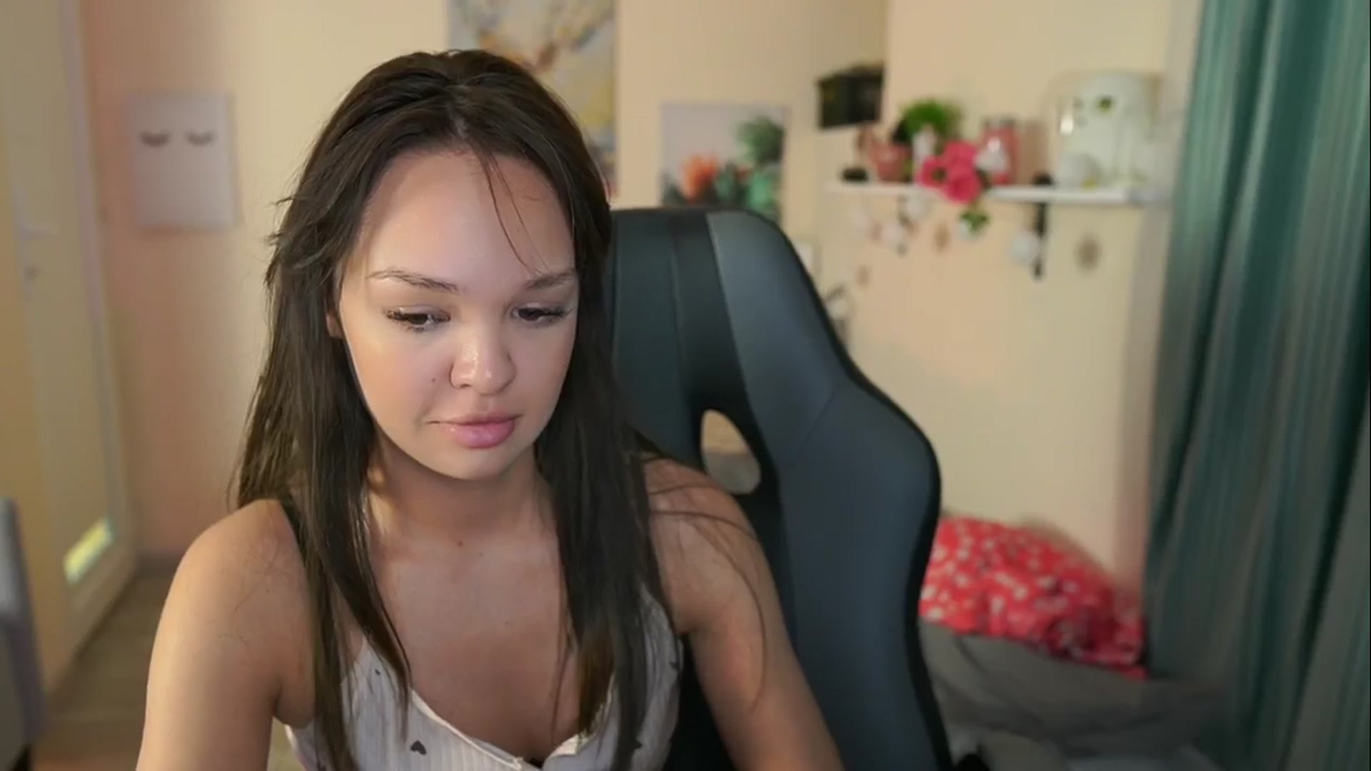 Gallery image thumbnail from Jesse__Jane__'s myfreecams stream on, 05/13/2024, 10:39 image 16 of 20