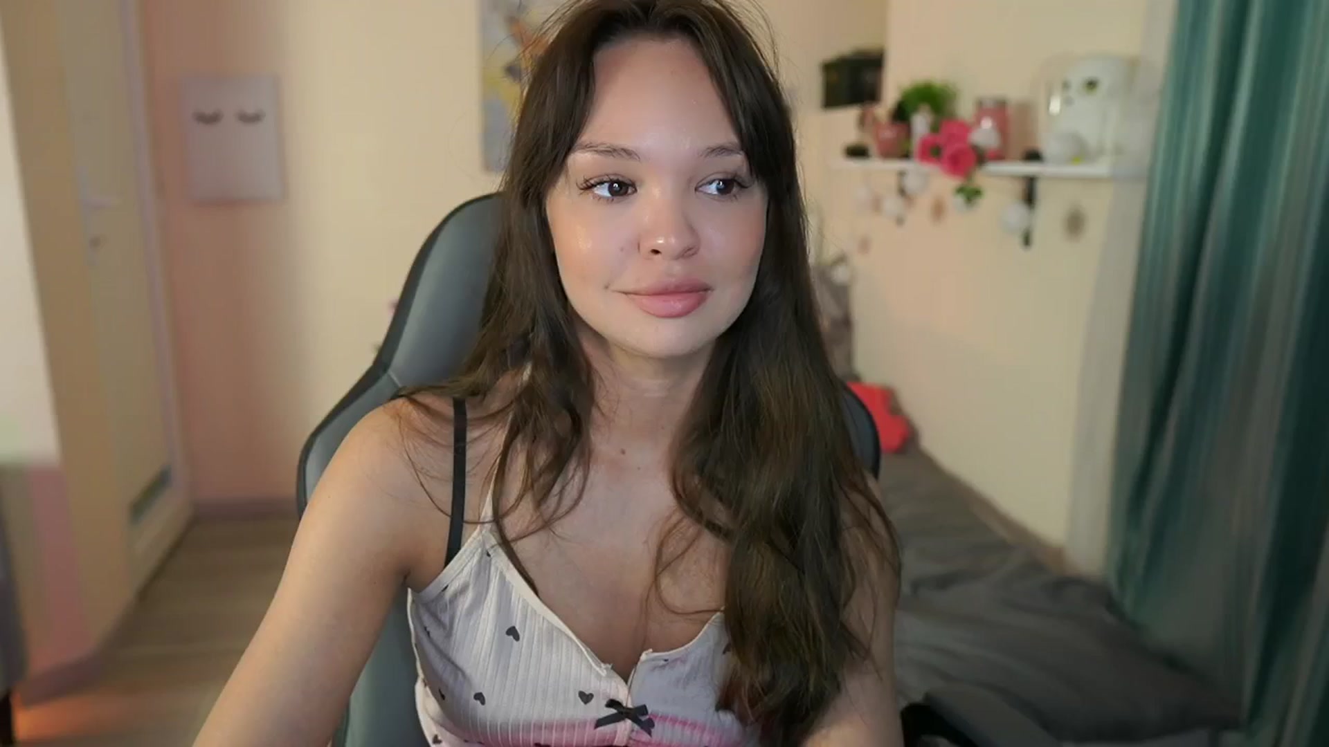 Gallery image thumbnail from Jesse__Jane__'s myfreecams stream on, 05/15/2024, 10:05 image 17 of 20