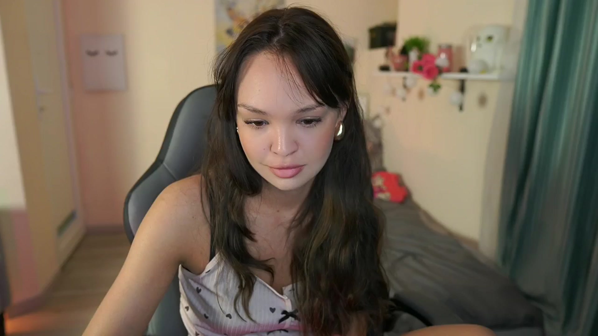 Gallery image thumbnail from Jesse__Jane__'s myfreecams stream on, 05/15/2024, 10:05 image 6 of 20