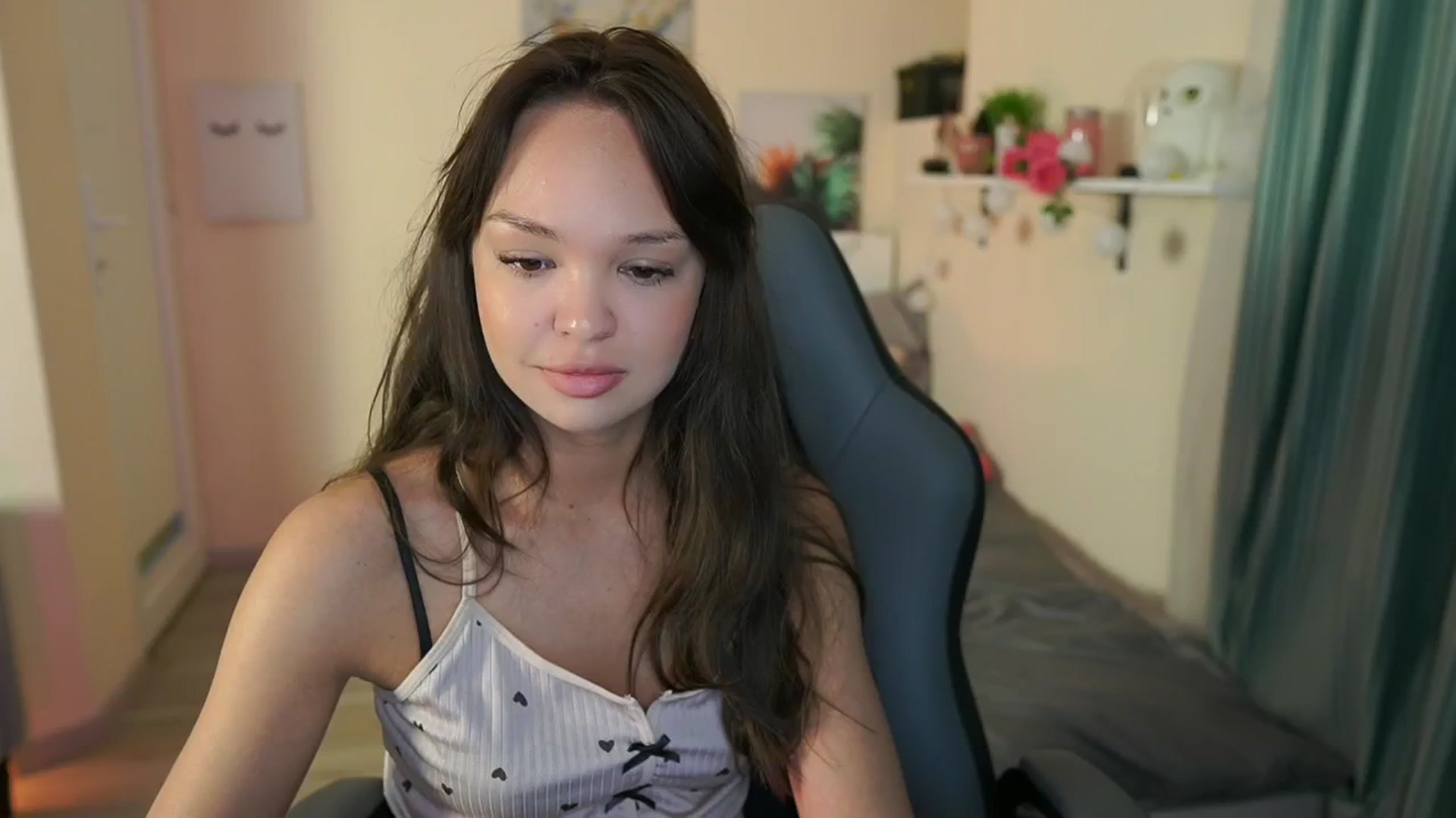 Gallery image thumbnail from Jesse__Jane__'s myfreecams stream on, 05/15/2024, 10:05 image 7 of 20