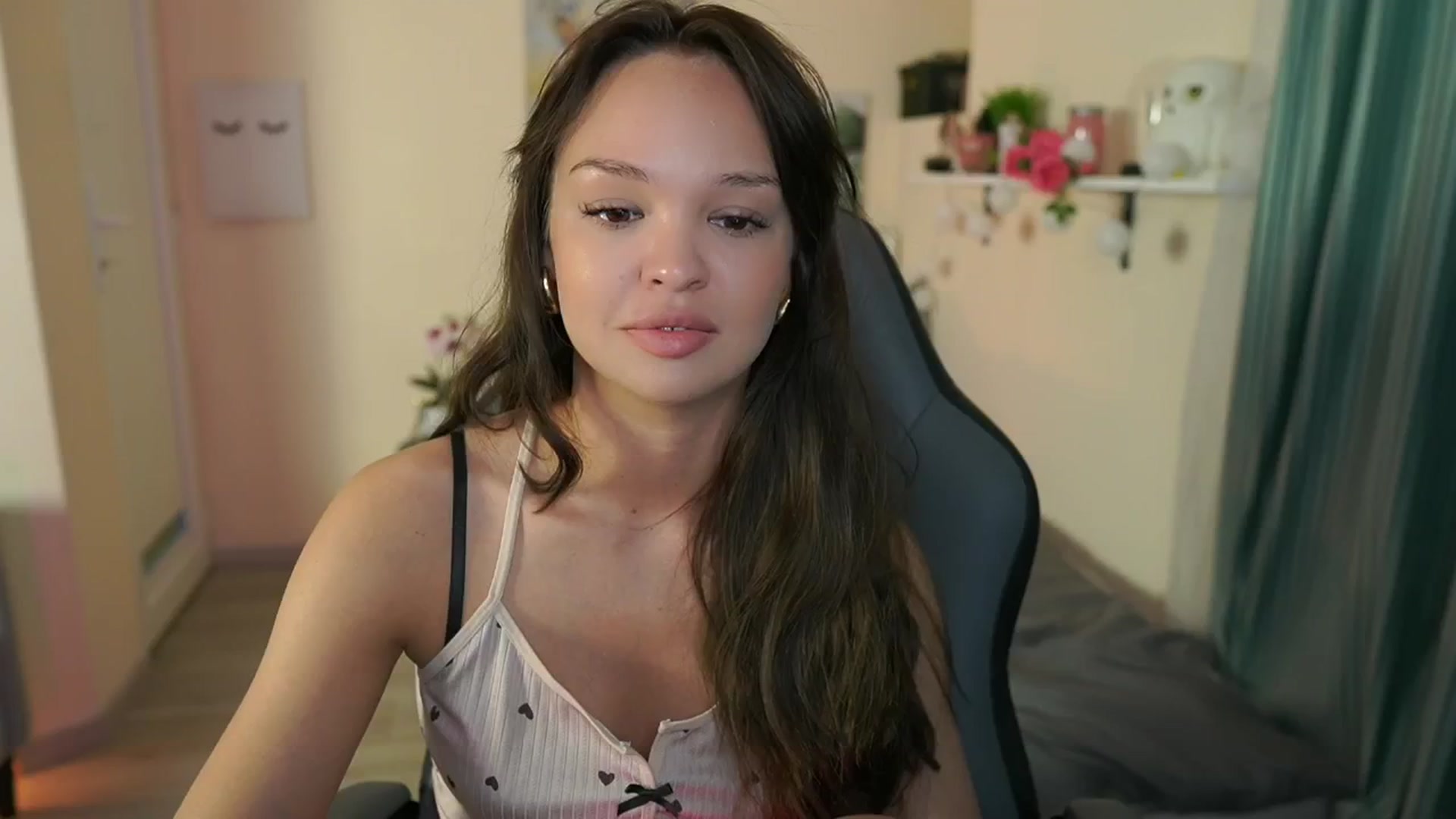 Gallery image thumbnail from Jesse__Jane__'s myfreecams stream on, 05/15/2024, 10:05 image 20 of 20