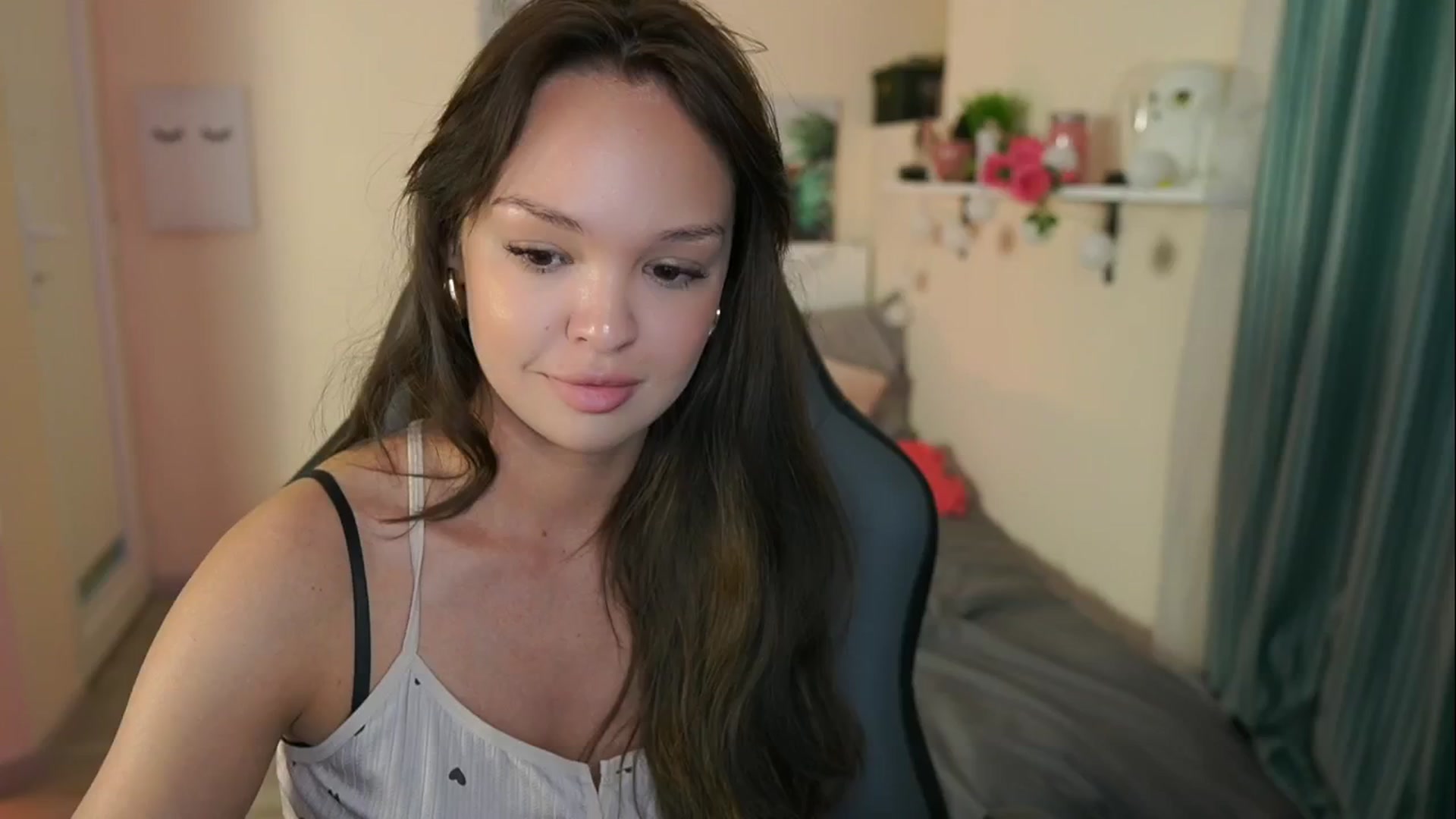 Gallery image thumbnail from Jesse__Jane__'s myfreecams stream on, 05/15/2024, 12:02 image 7 of 20