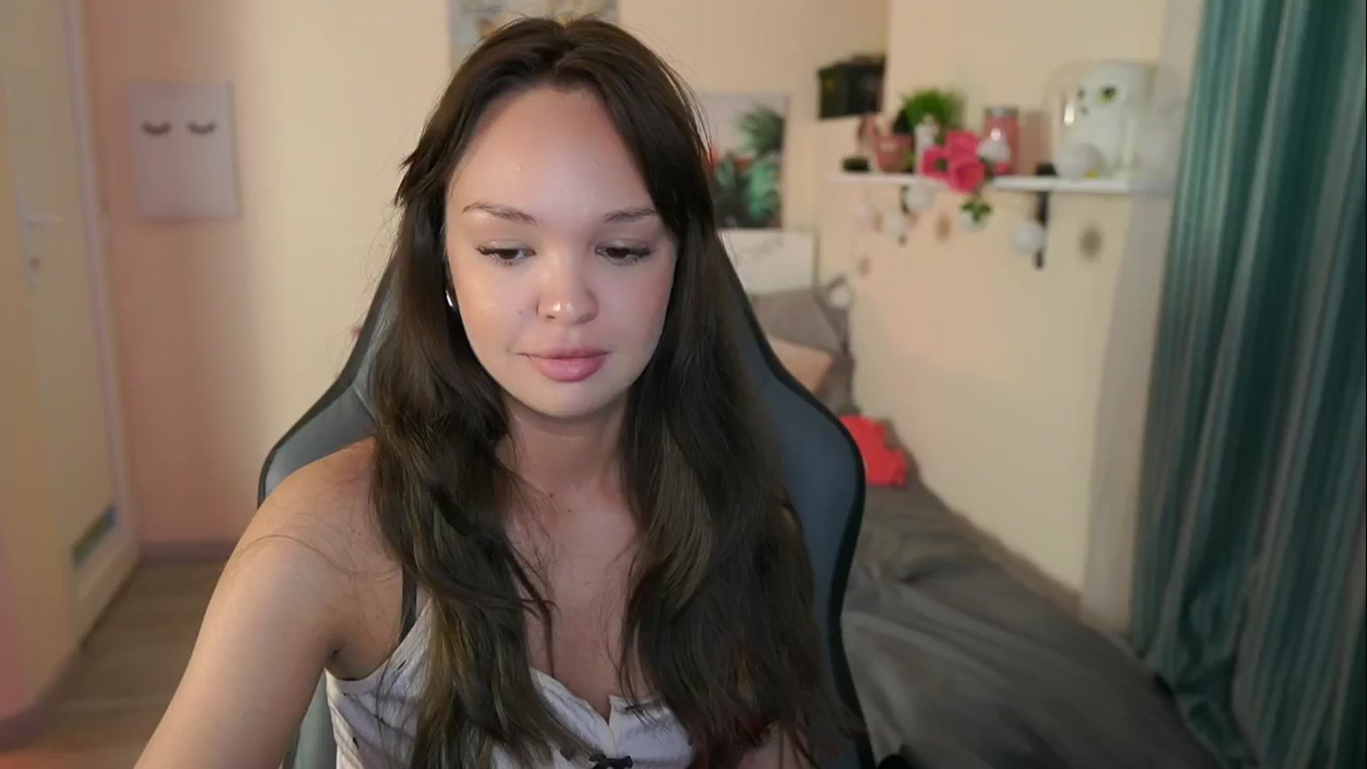 Gallery image thumbnail from Jesse__Jane__'s myfreecams stream on, 05/15/2024, 12:02 image 3 of 20