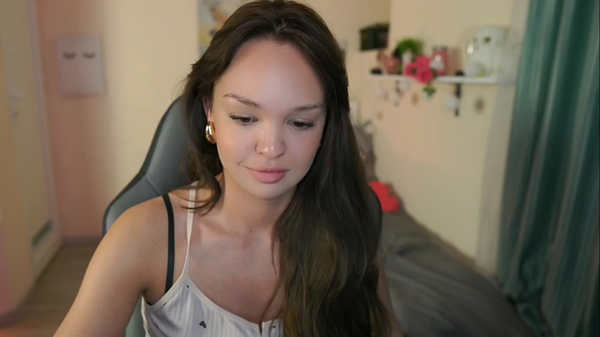Gallery image thumbnail from Jesse__Jane__'s myfreecams stream on, 05/15/2024, 12:02 image 6 of 20