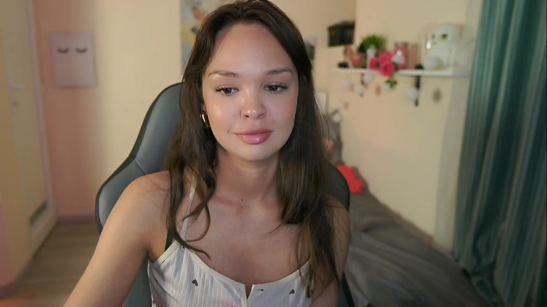 Gallery image thumbnail from Jesse__Jane__'s myfreecams stream on, 05/15/2024, 12:02 image 12 of 20