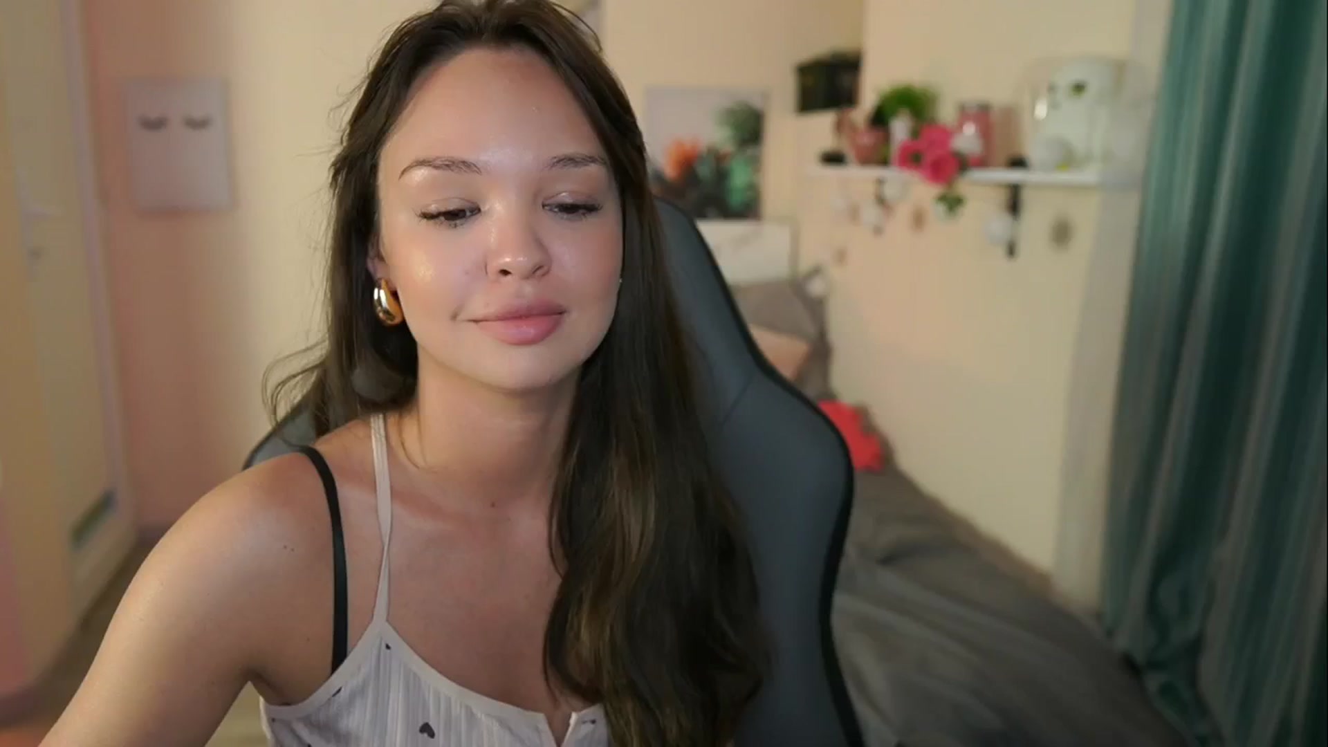 Gallery image thumbnail from Jesse__Jane__'s myfreecams stream on, 05/15/2024, 12:02 image 11 of 20