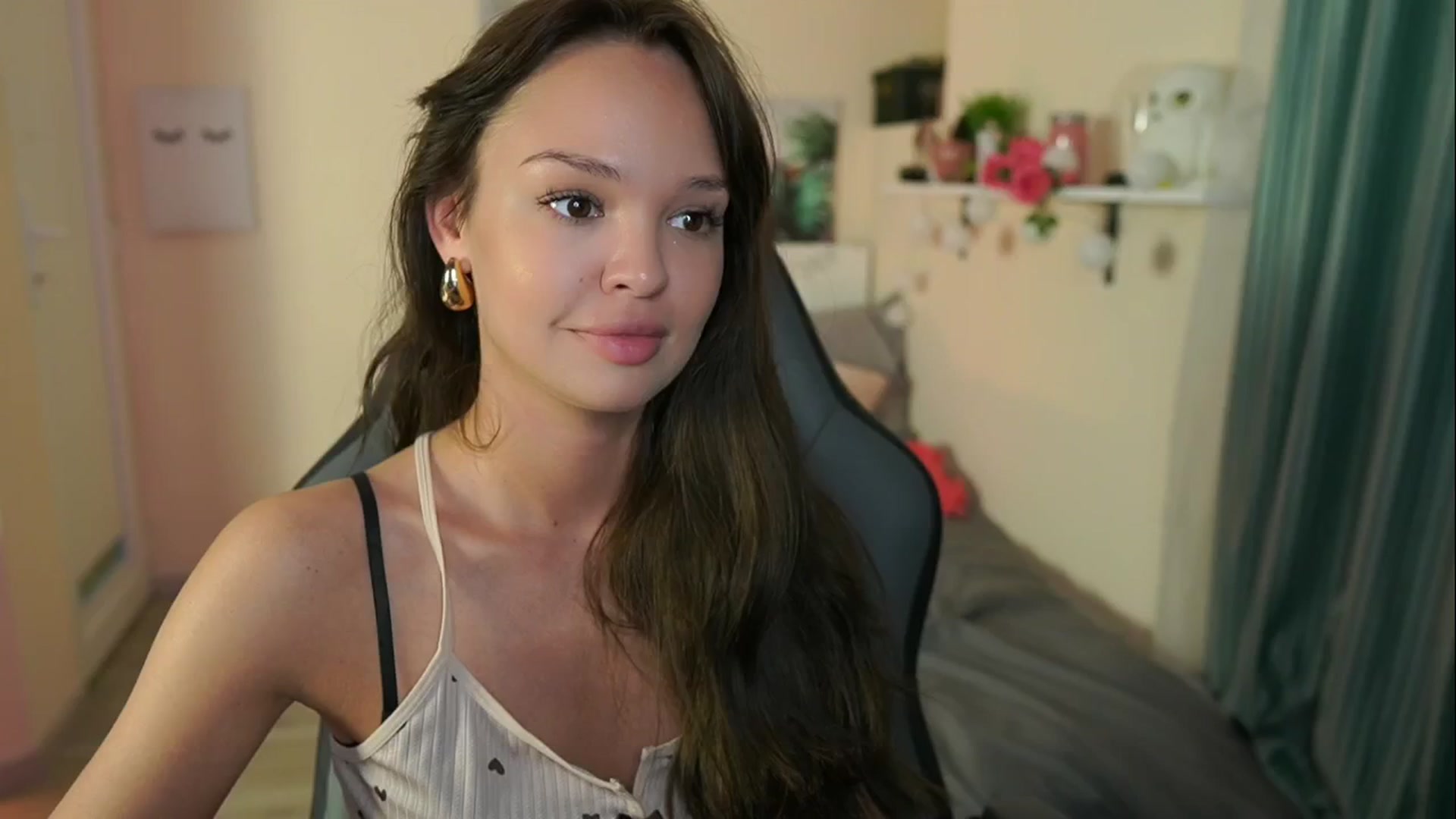 Gallery image thumbnail from Jesse__Jane__'s myfreecams stream on, 05/15/2024, 12:02 image 19 of 20