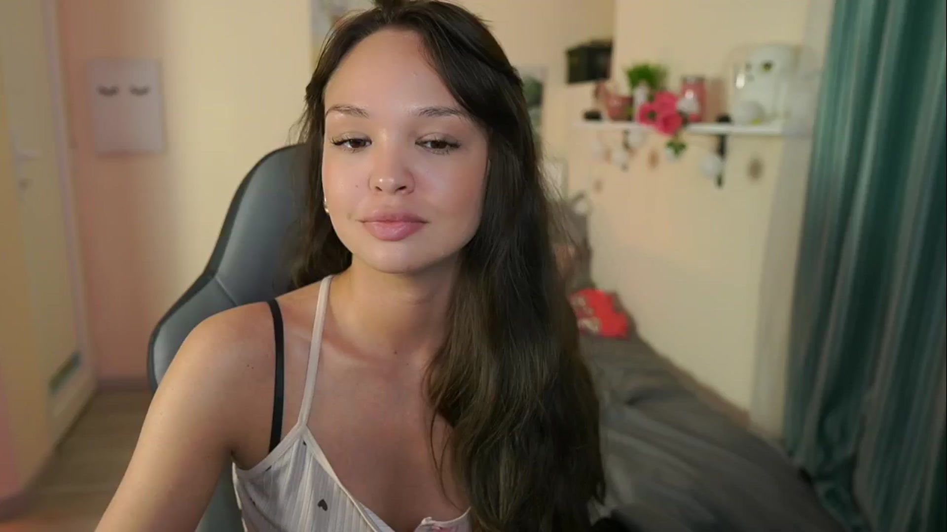 Gallery image thumbnail from Jesse__Jane__'s myfreecams stream on, 05/15/2024, 13:06 image 10 of 20