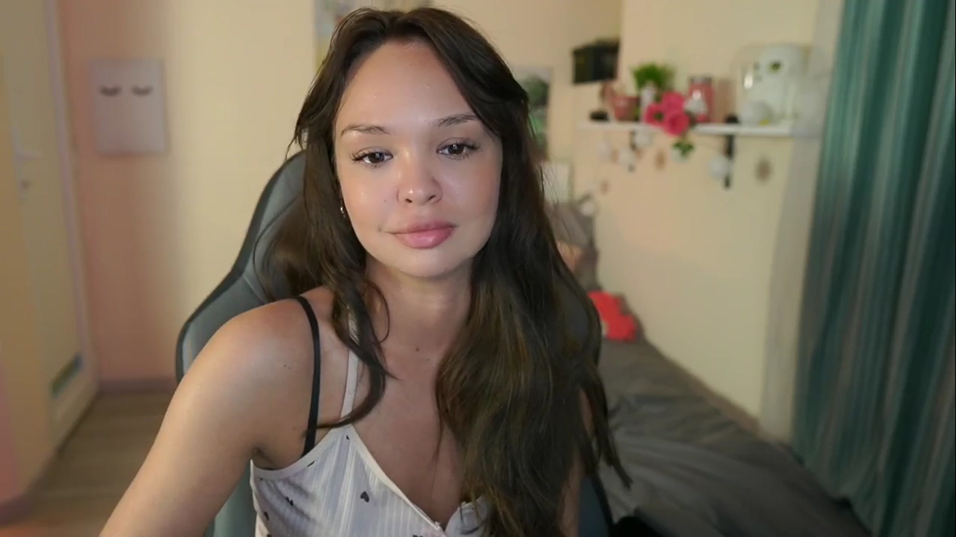 Gallery image thumbnail from Jesse__Jane__'s myfreecams stream on, 05/15/2024, 13:06 image 14 of 20