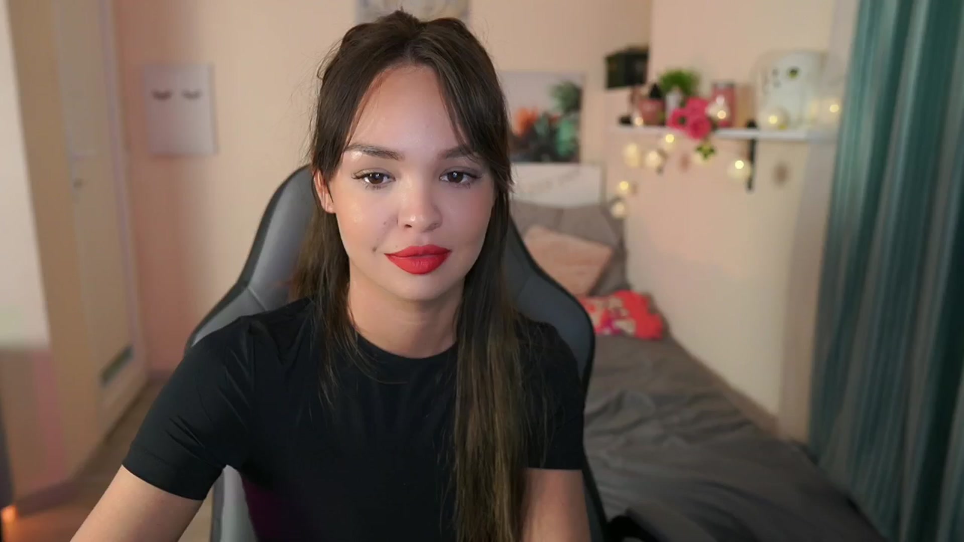 Gallery image thumbnail from Jesse__Jane__'s myfreecams stream on, 05/16/2024, 20:46 image 6 of 20