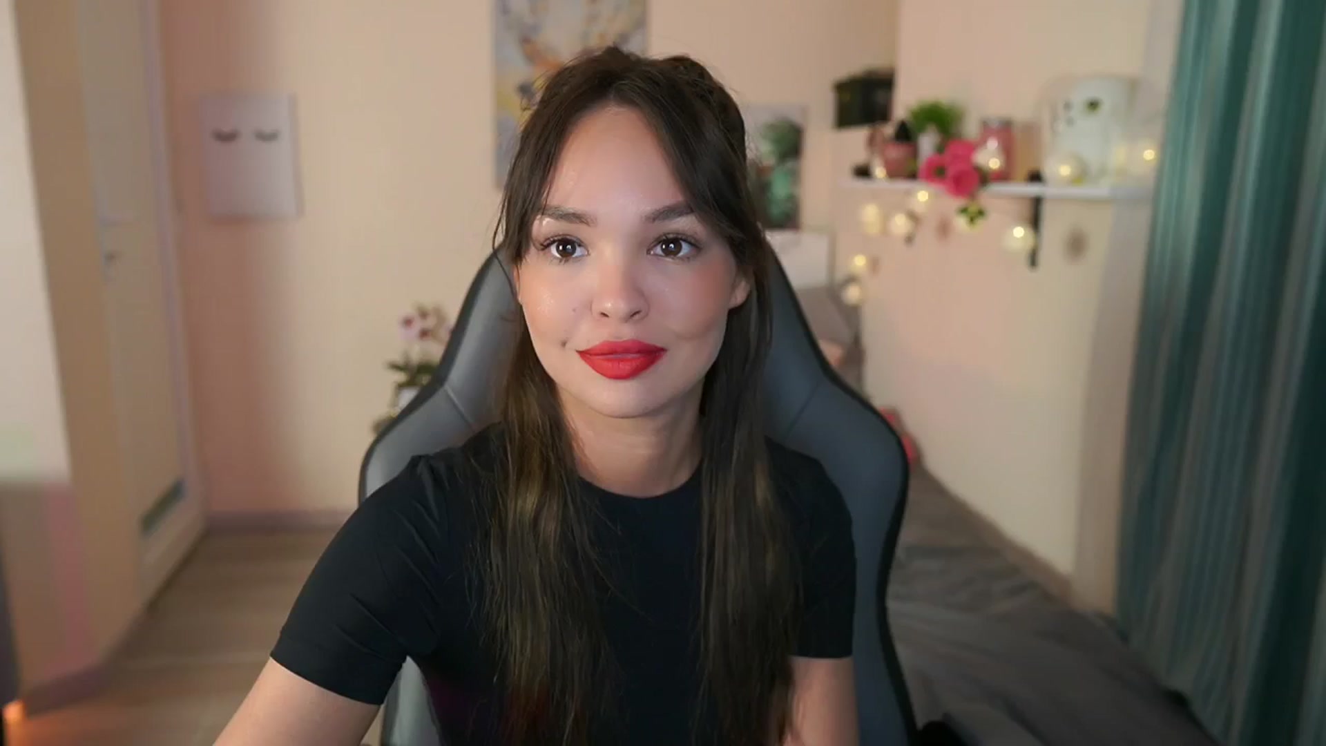 Gallery image thumbnail from Jesse__Jane__'s myfreecams stream on, 05/16/2024, 20:46 image 4 of 20