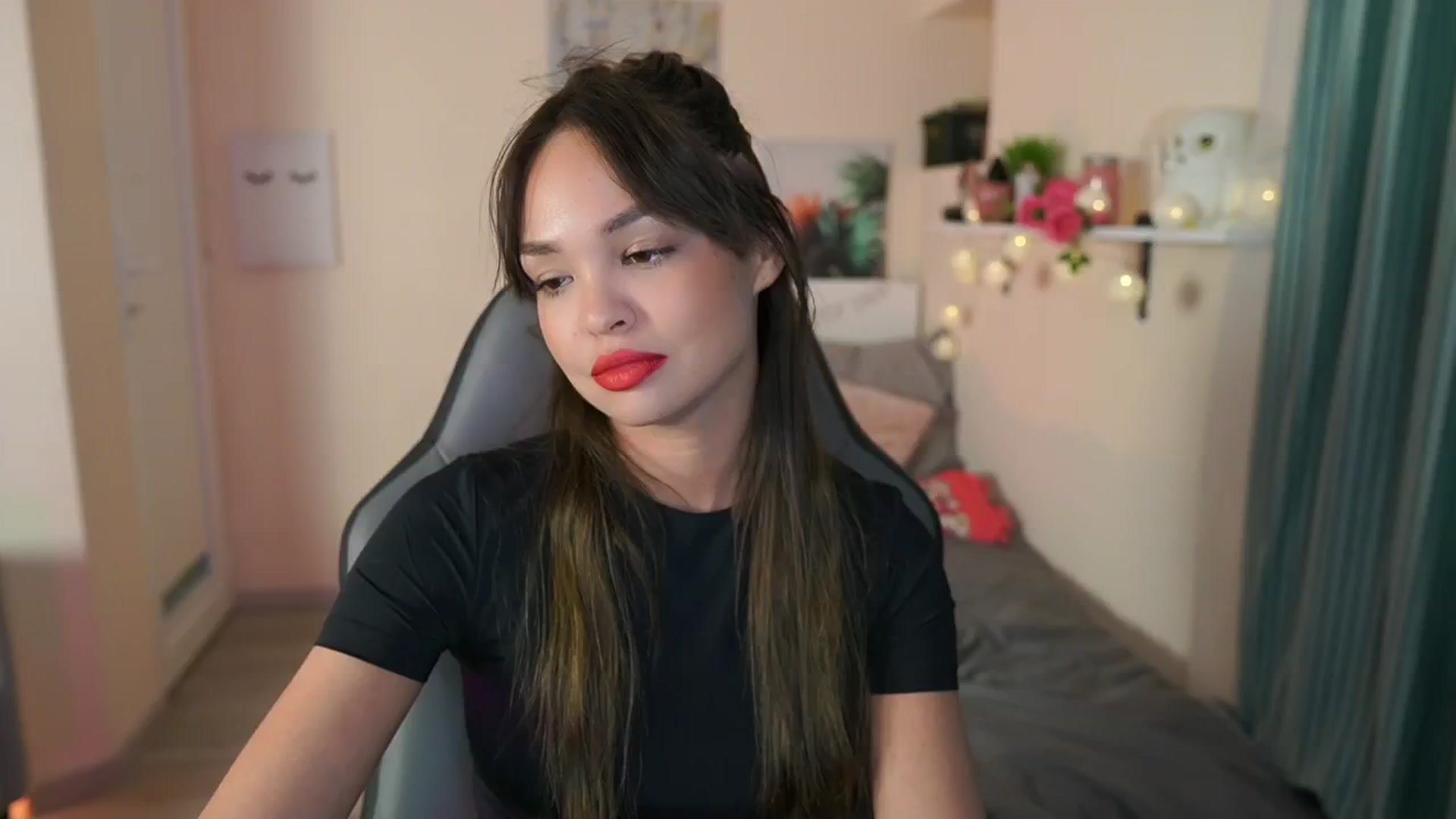Gallery image thumbnail from Jesse__Jane__'s myfreecams stream on, 05/16/2024, 20:46 image 1 of 20