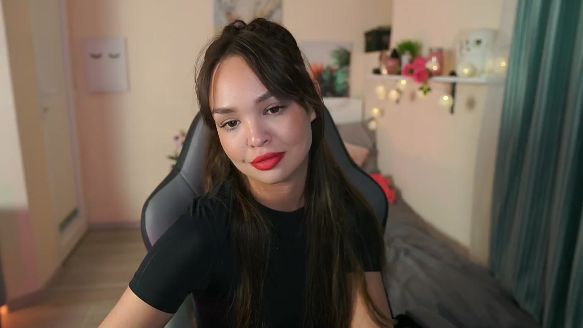 Gallery image thumbnail from Jesse__Jane__'s myfreecams stream on, 05/16/2024, 20:46 image 13 of 20
