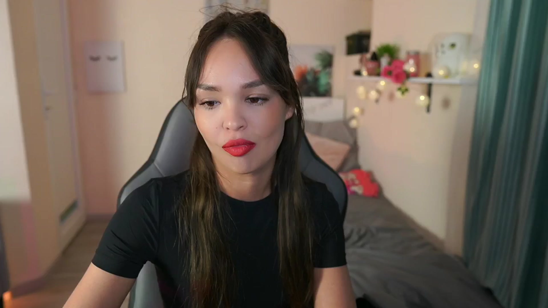 Gallery image thumbnail from Jesse__Jane__'s myfreecams stream on, 05/16/2024, 20:46 image 2 of 20