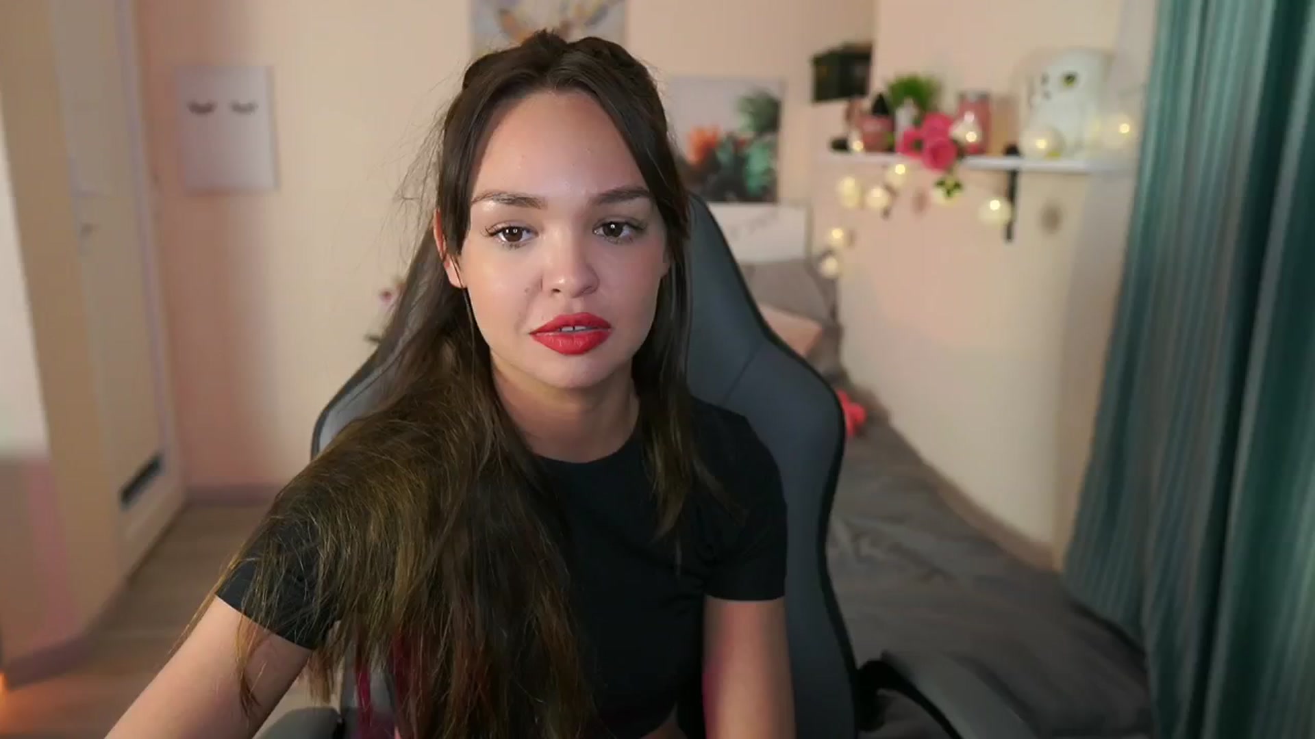 Gallery image thumbnail from Jesse__Jane__'s myfreecams stream on, 05/16/2024, 23:07 image 16 of 20
