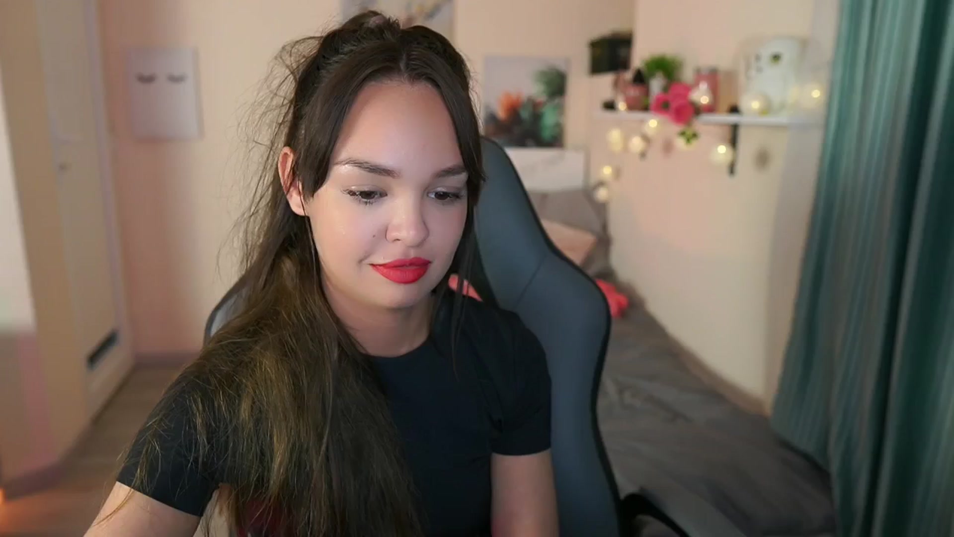 Gallery image thumbnail from Jesse__Jane__'s myfreecams stream on, 05/16/2024, 23:07 image 17 of 20