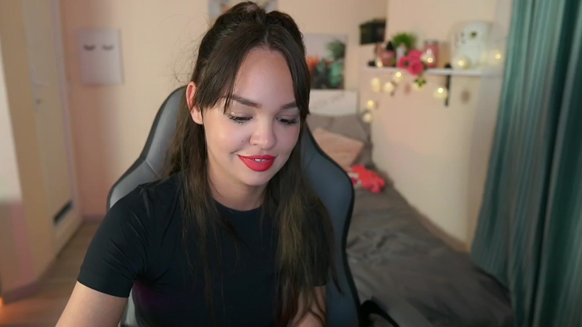 Gallery image thumbnail from Jesse__Jane__'s myfreecams stream on, 05/16/2024, 23:07 image 15 of 20
