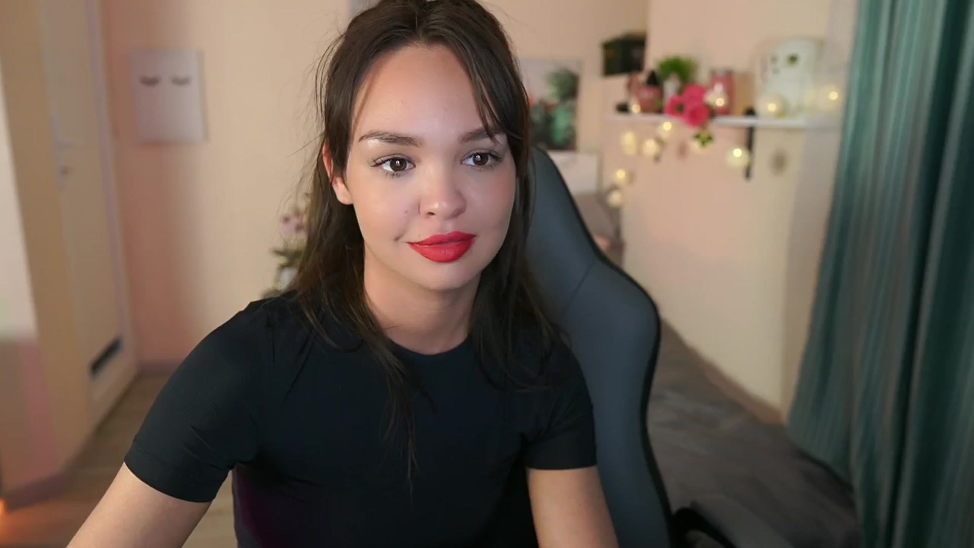 Gallery image thumbnail from Jesse__Jane__'s myfreecams stream on, 05/16/2024, 23:07 image 12 of 20